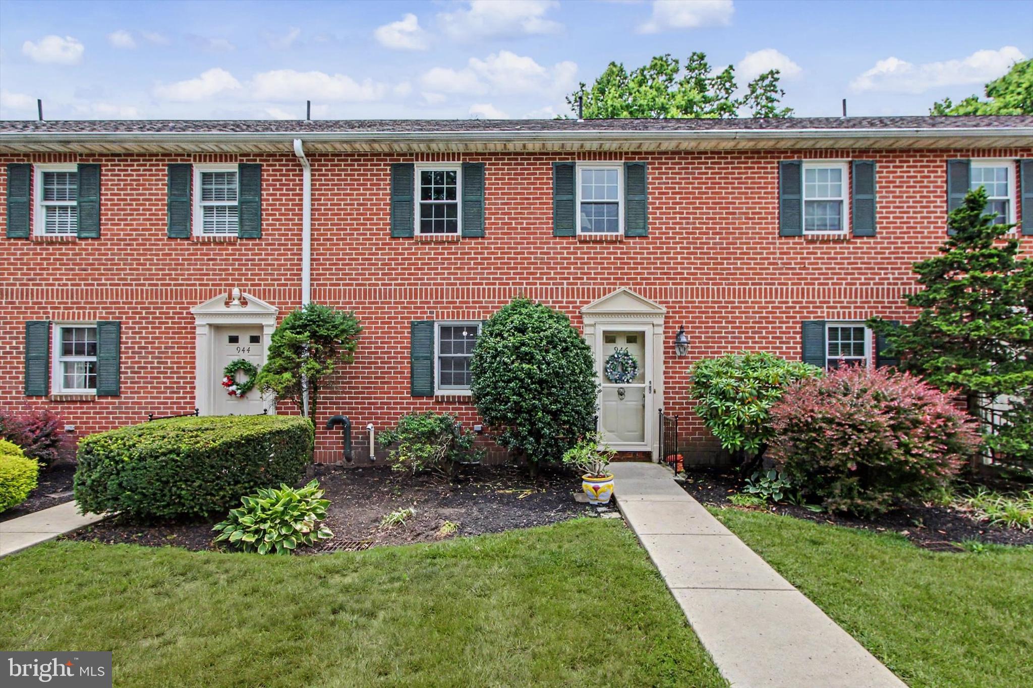 946 EAGLE LANE 946