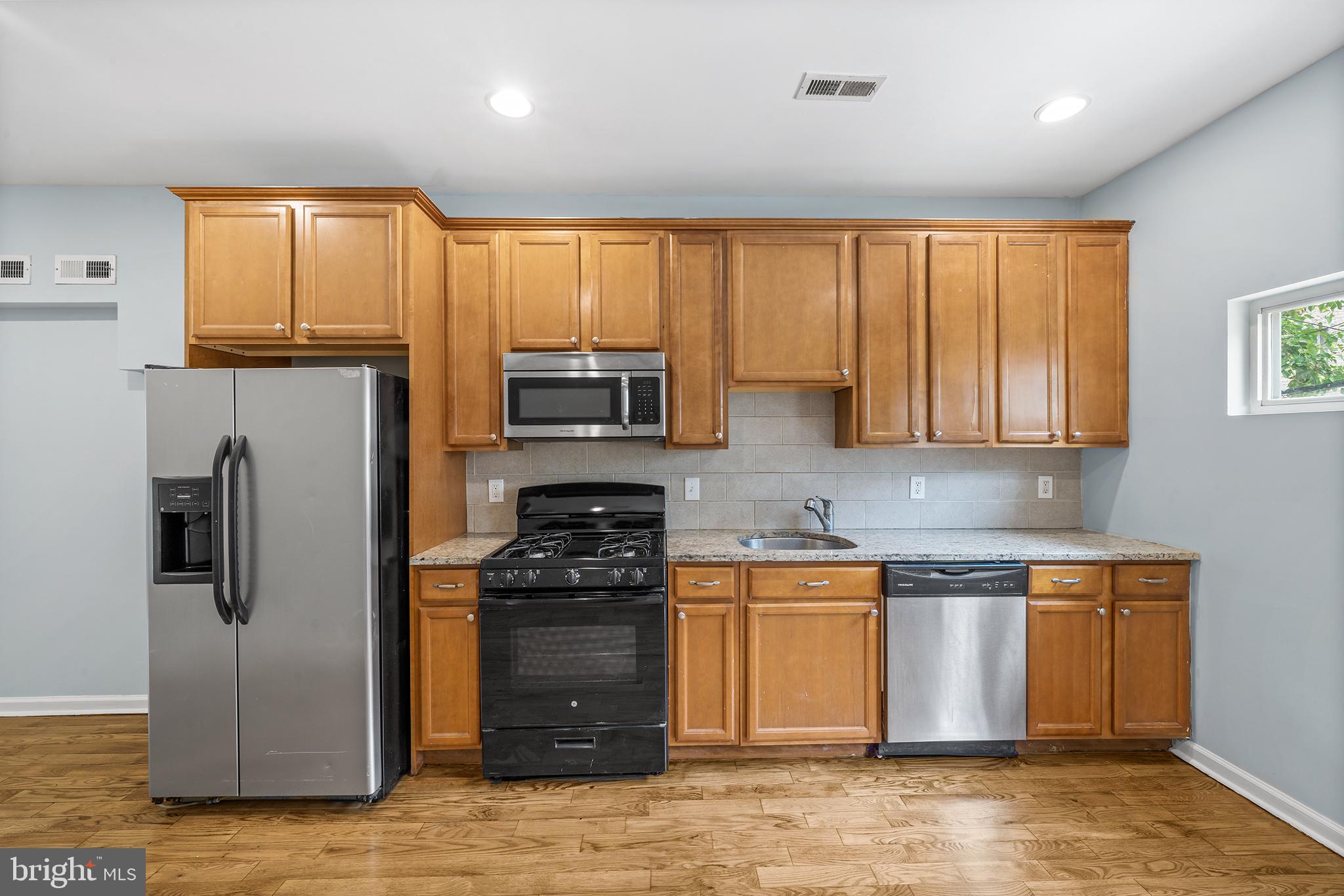 POINT BREEZE - Residential Lease