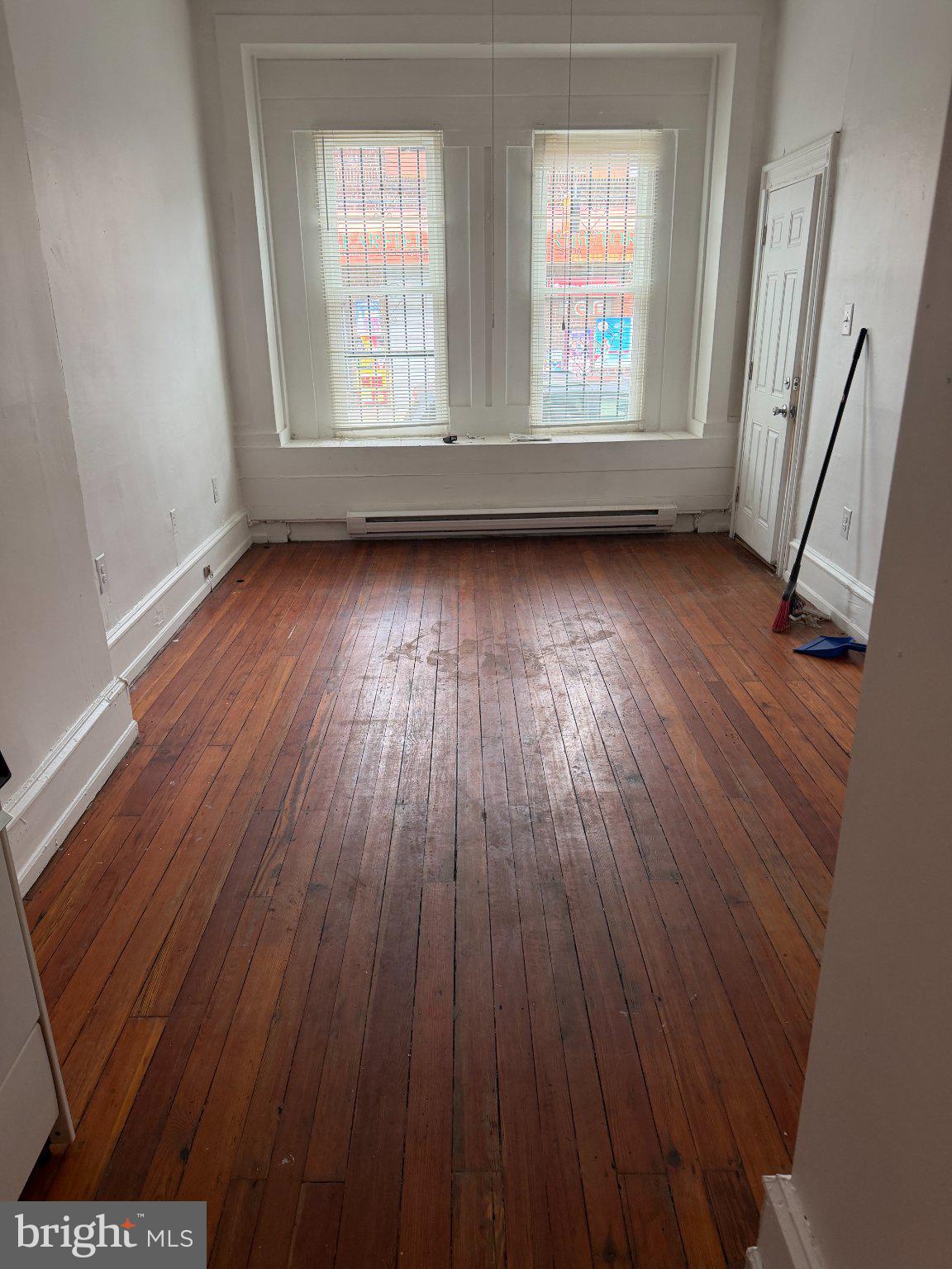 2083 CLEARFIELD STREET 1ST FLOOR FRONT