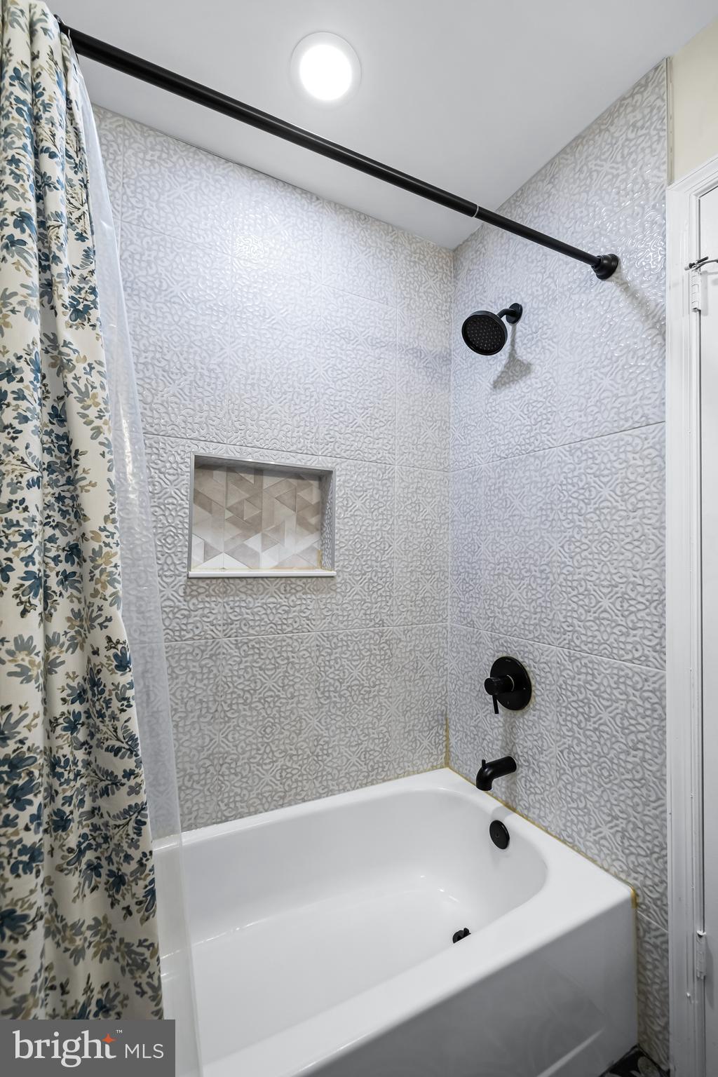 PINEDALE WOODS - Residential