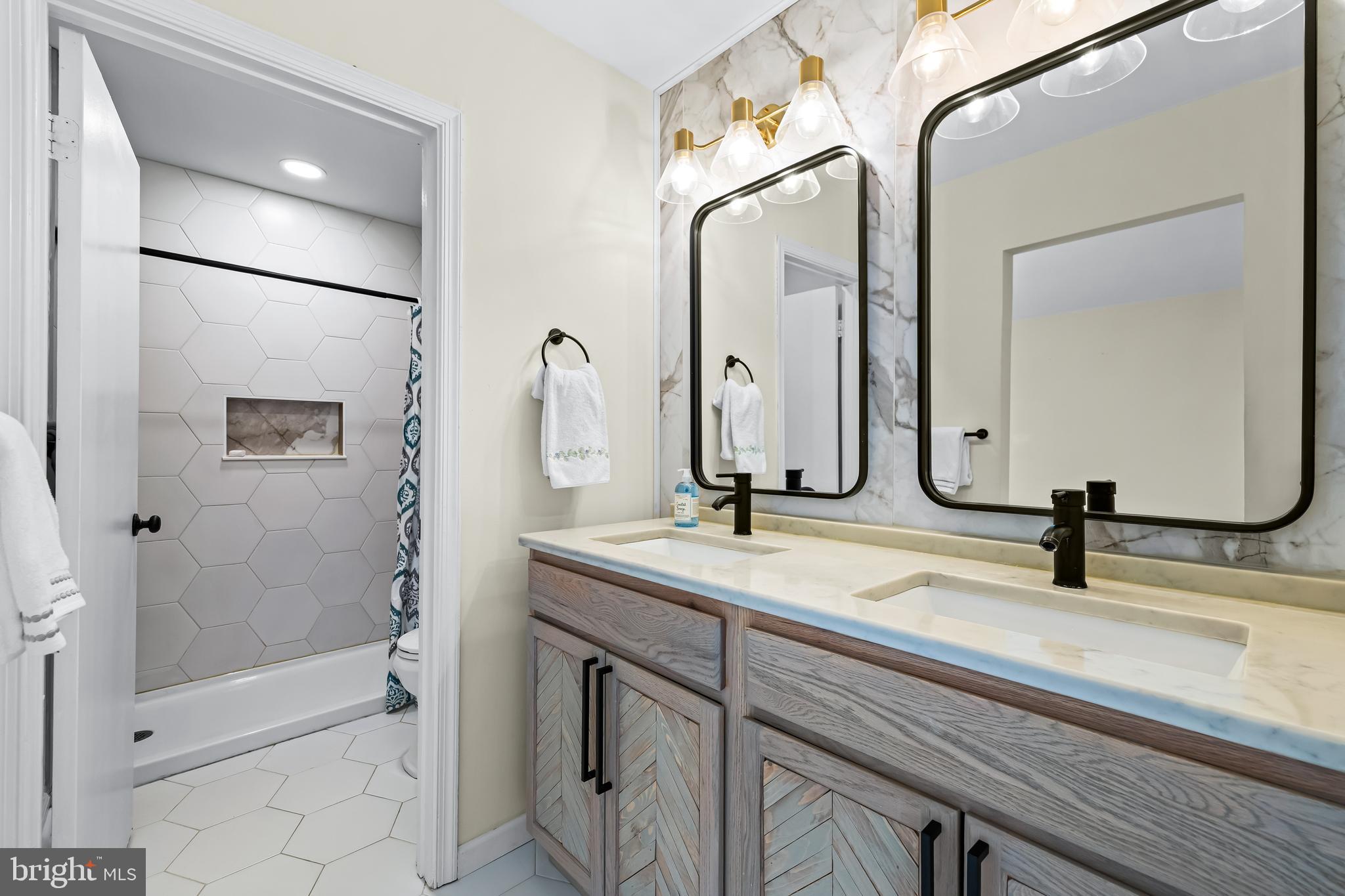 PINEDALE WOODS - Residential