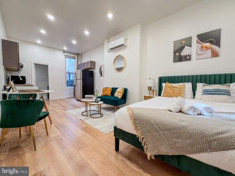 Townhouse For Rent - 2129 Pine Street #1F<br/> Philadelphia County, PHILADELPHIA, PA 19103