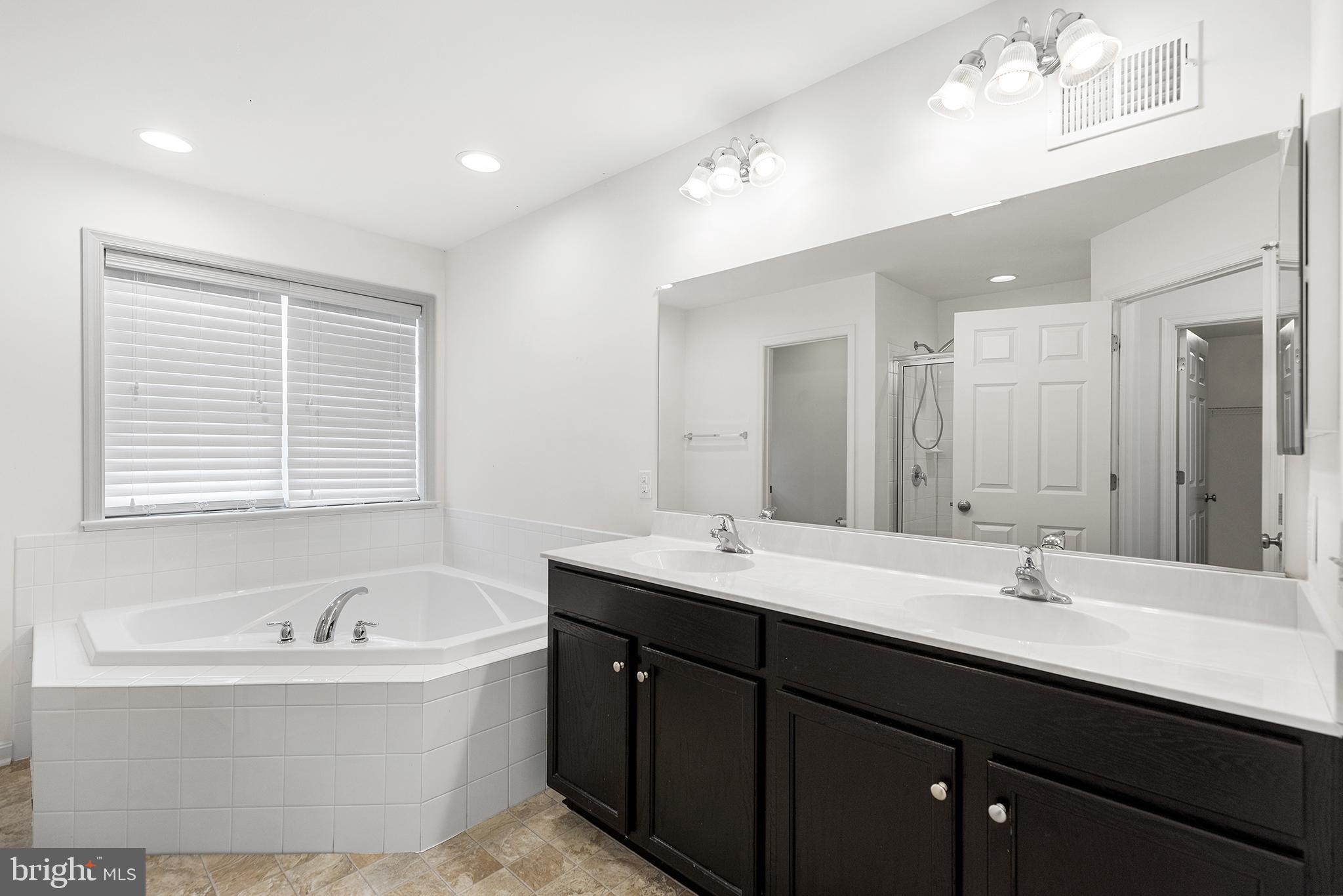 ESTATES AT ST ANNE - Residential