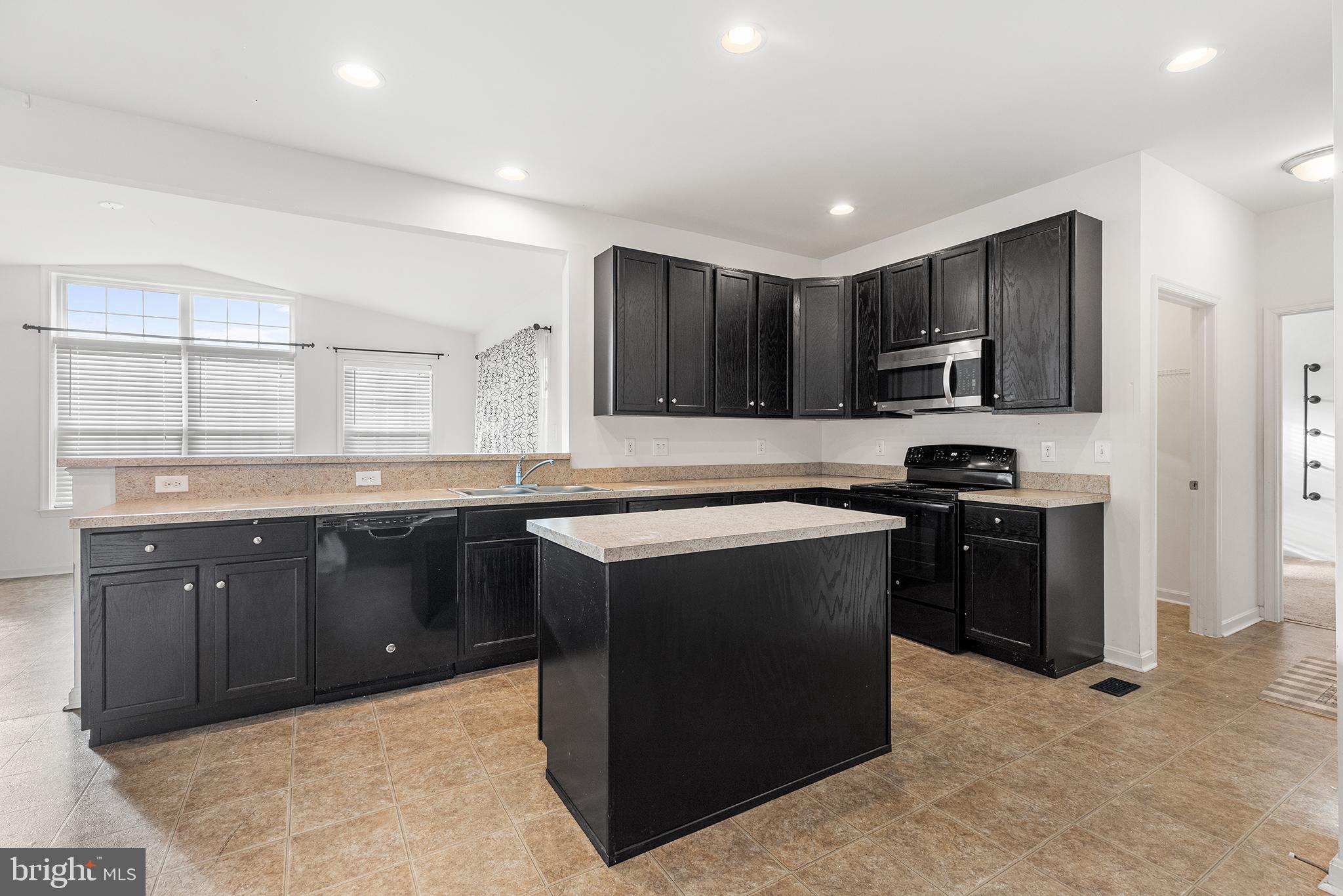 ESTATES AT ST ANNE - Residential