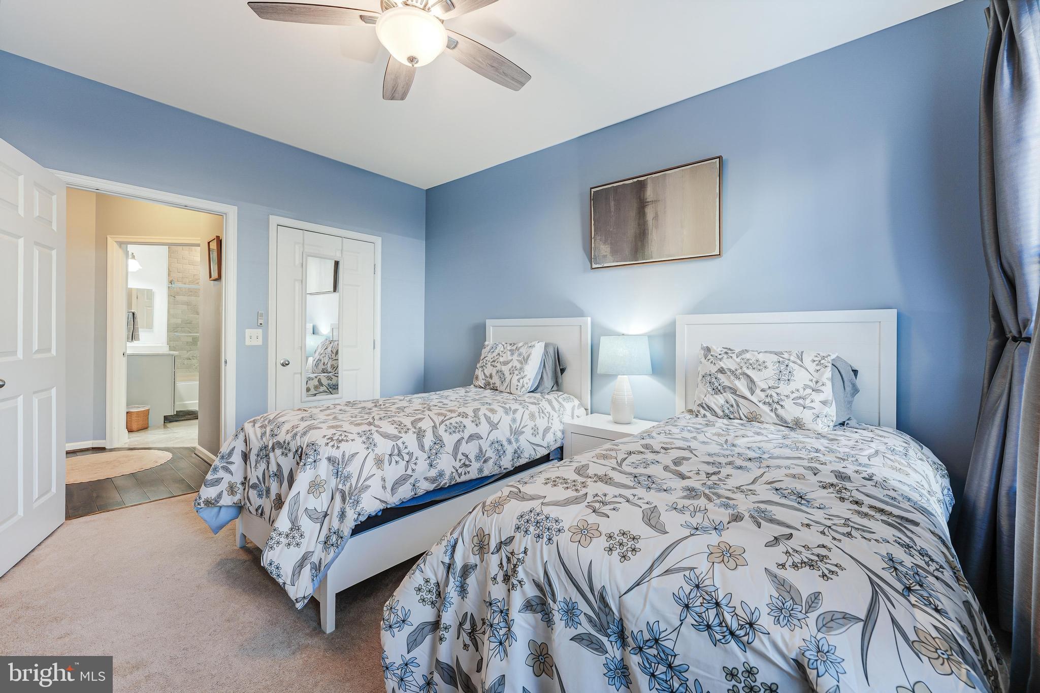 GROVE AT ARLINGTON - Residential