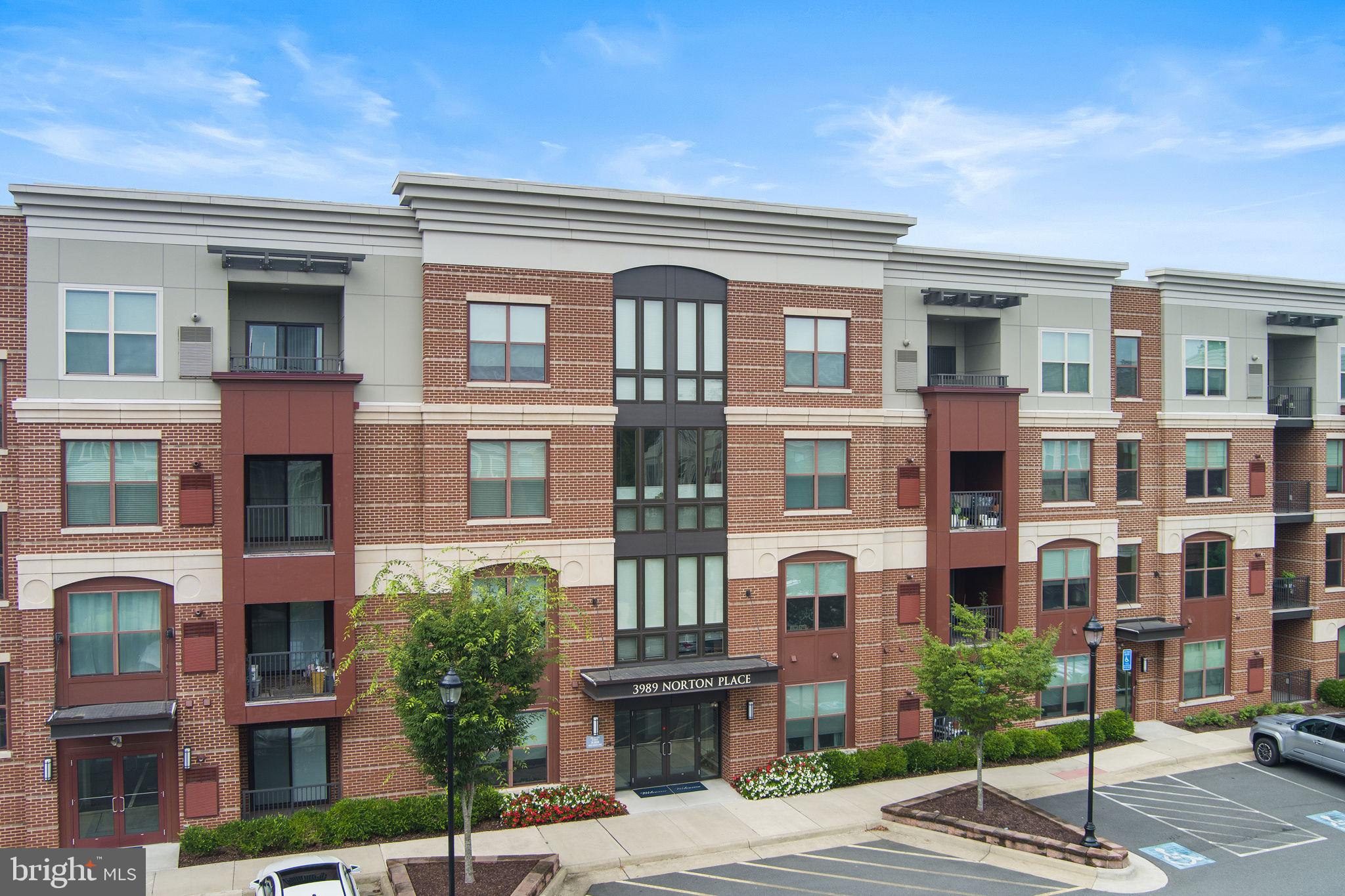 3989 NORTON PLACE 105