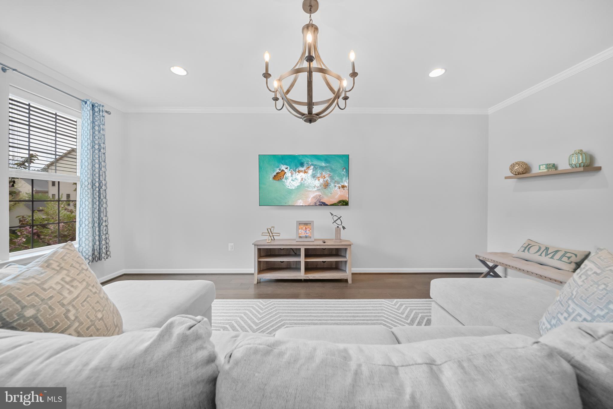 MADISON CRESCENT - Residential