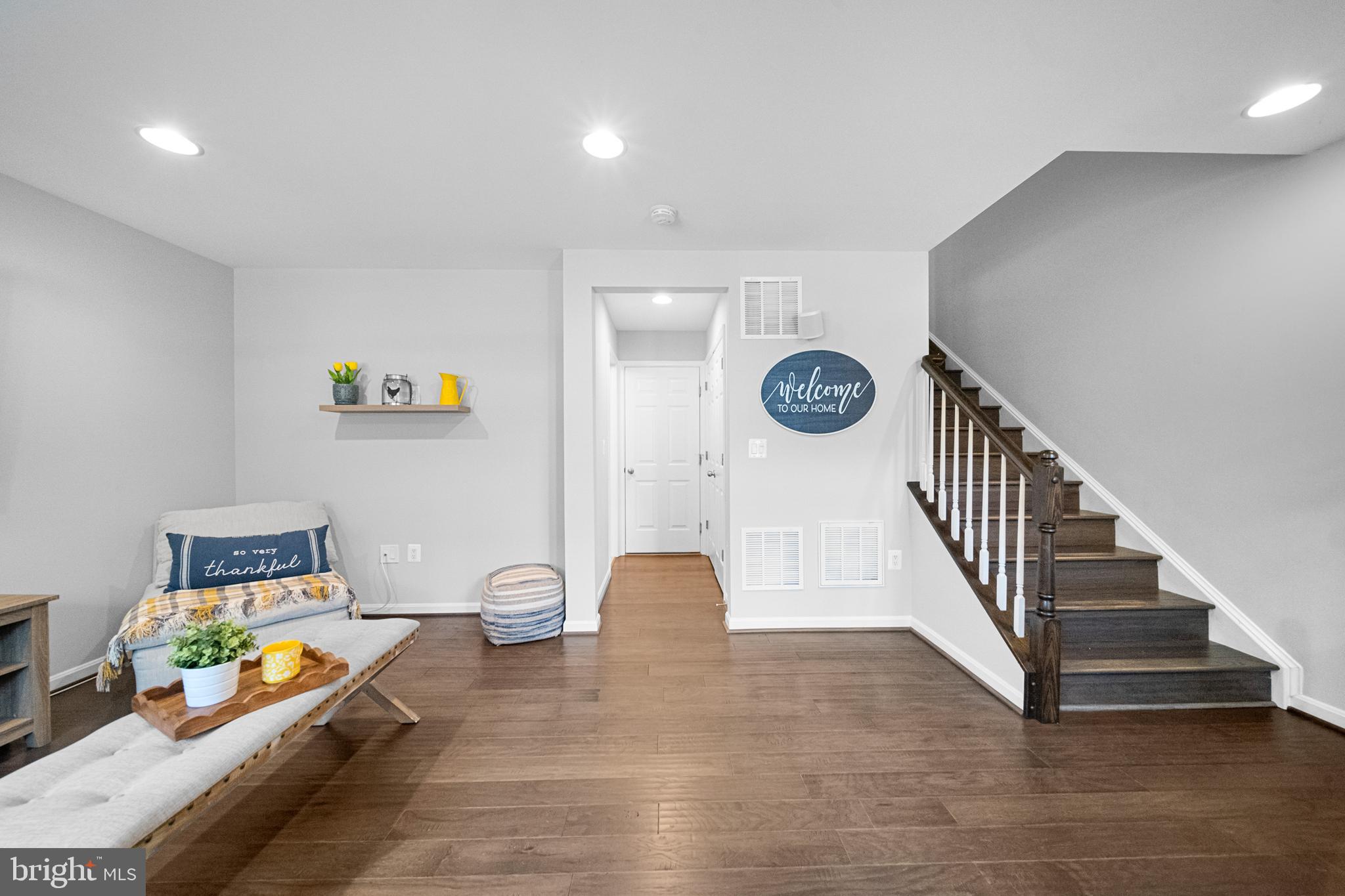 MADISON CRESCENT - Residential