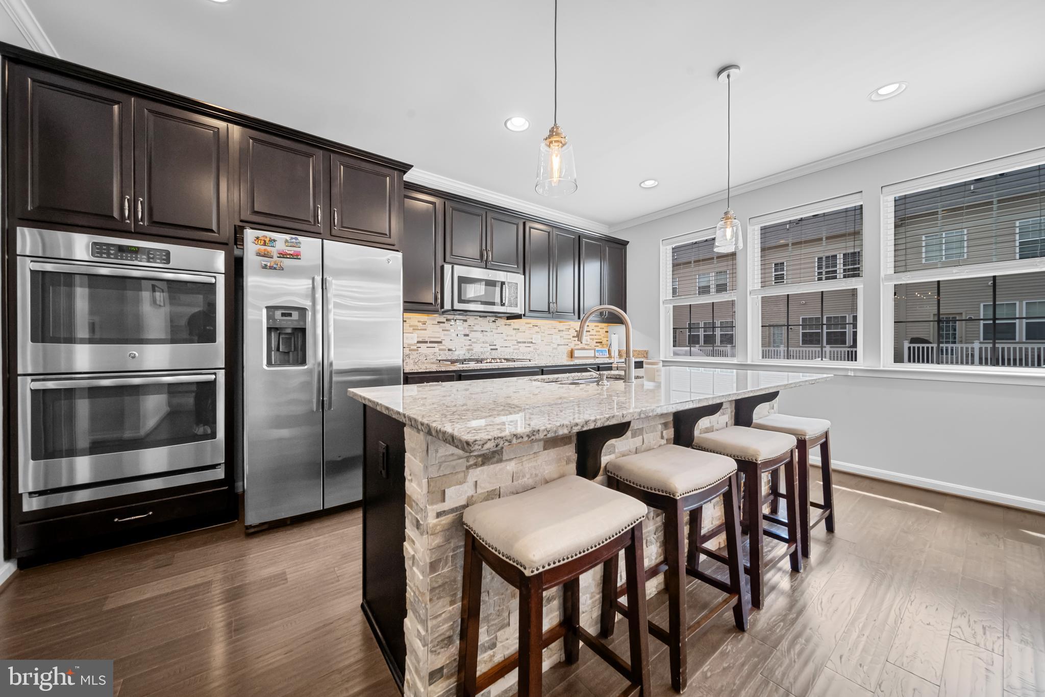 MADISON CRESCENT - Residential