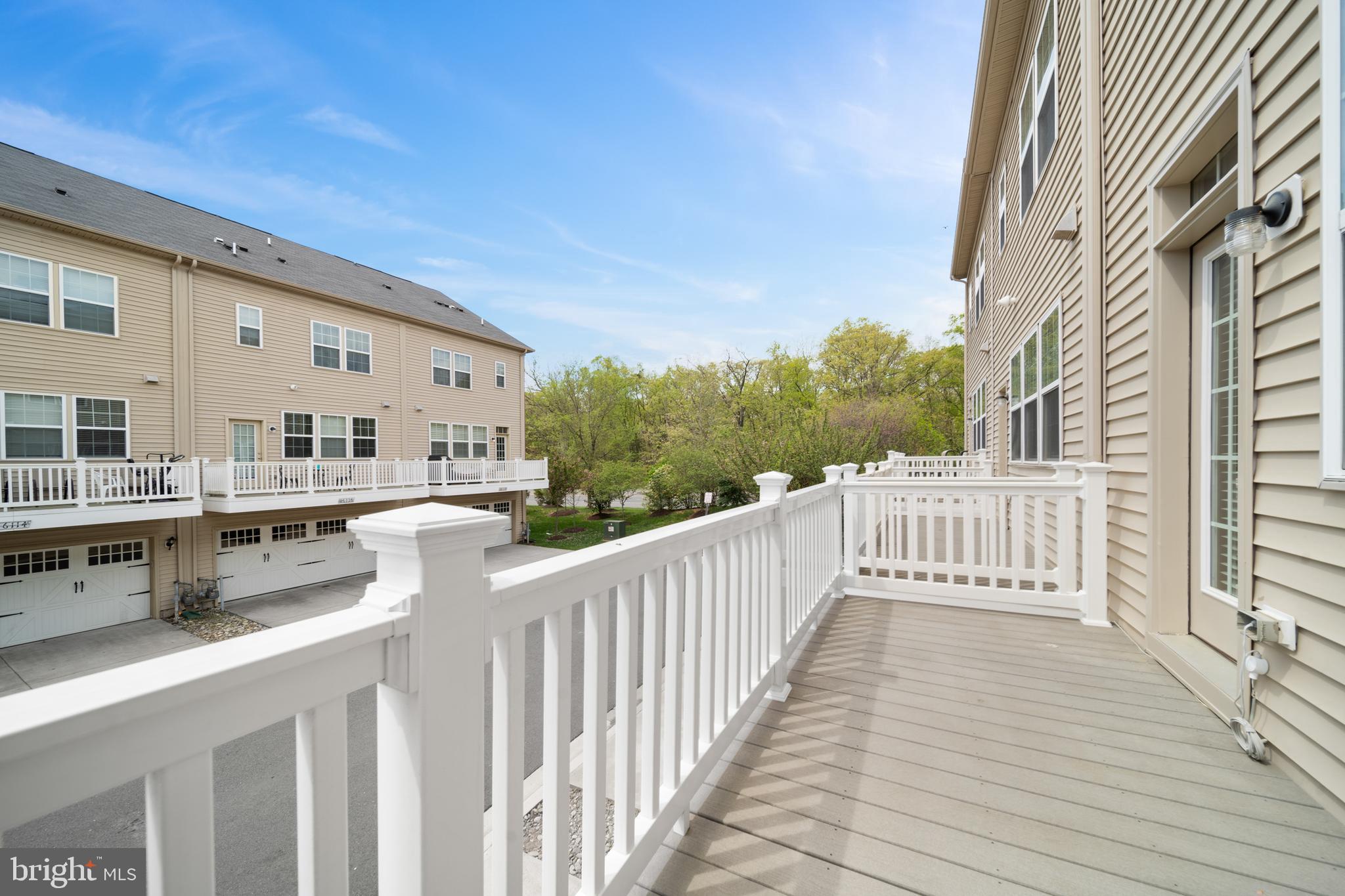 MADISON CRESCENT - Residential