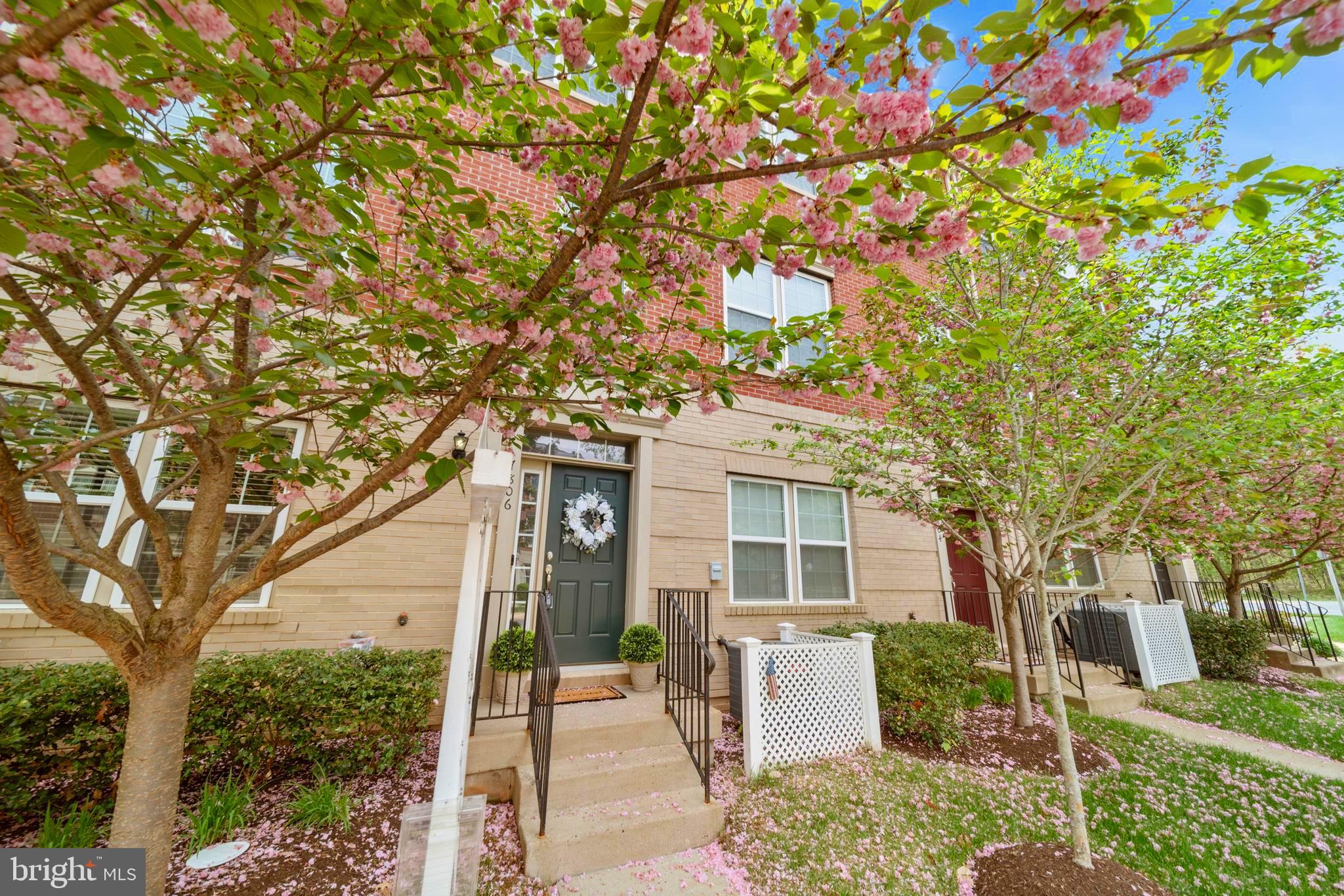 MADISON CRESCENT - Residential