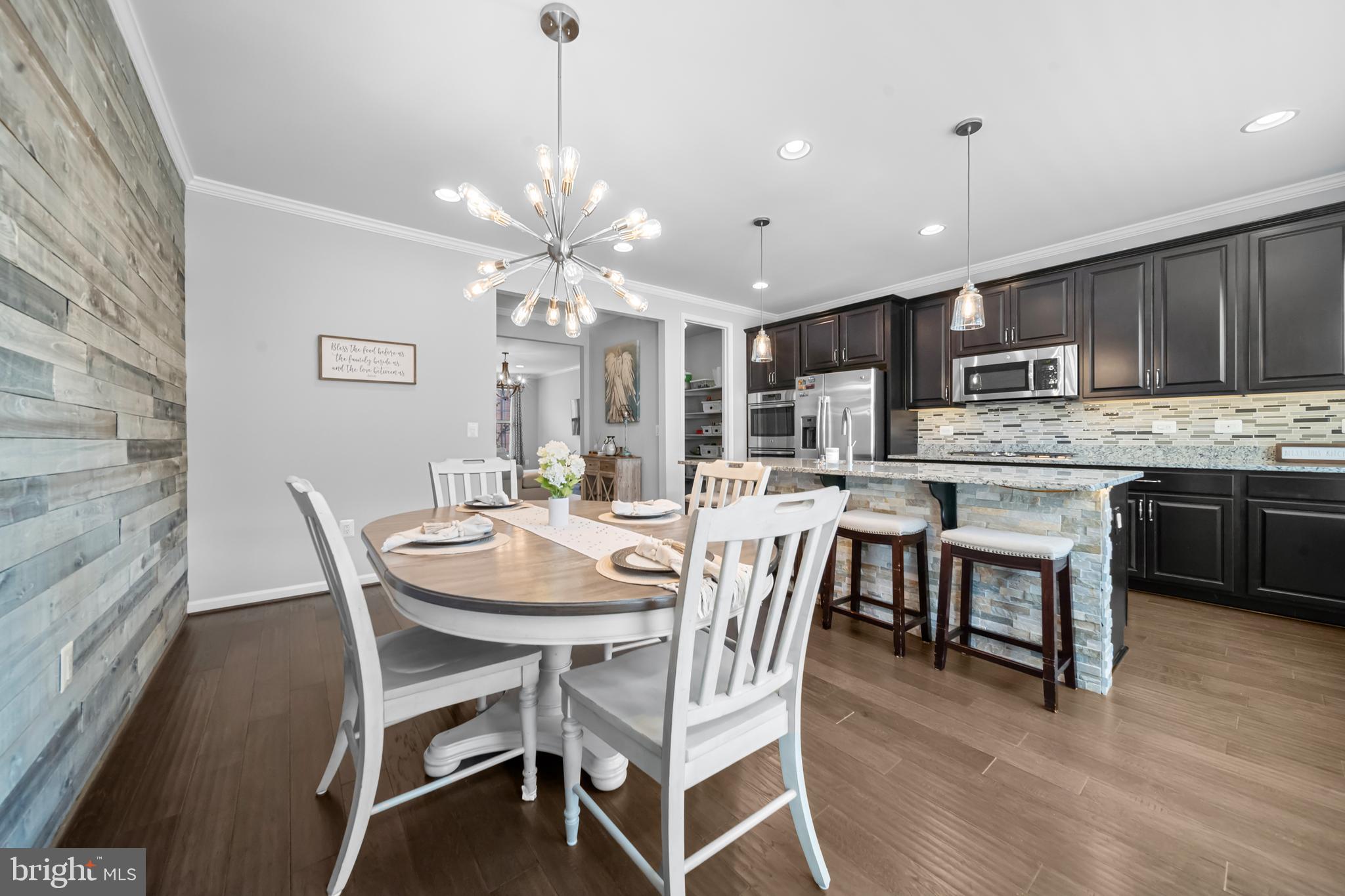 MADISON CRESCENT - Residential