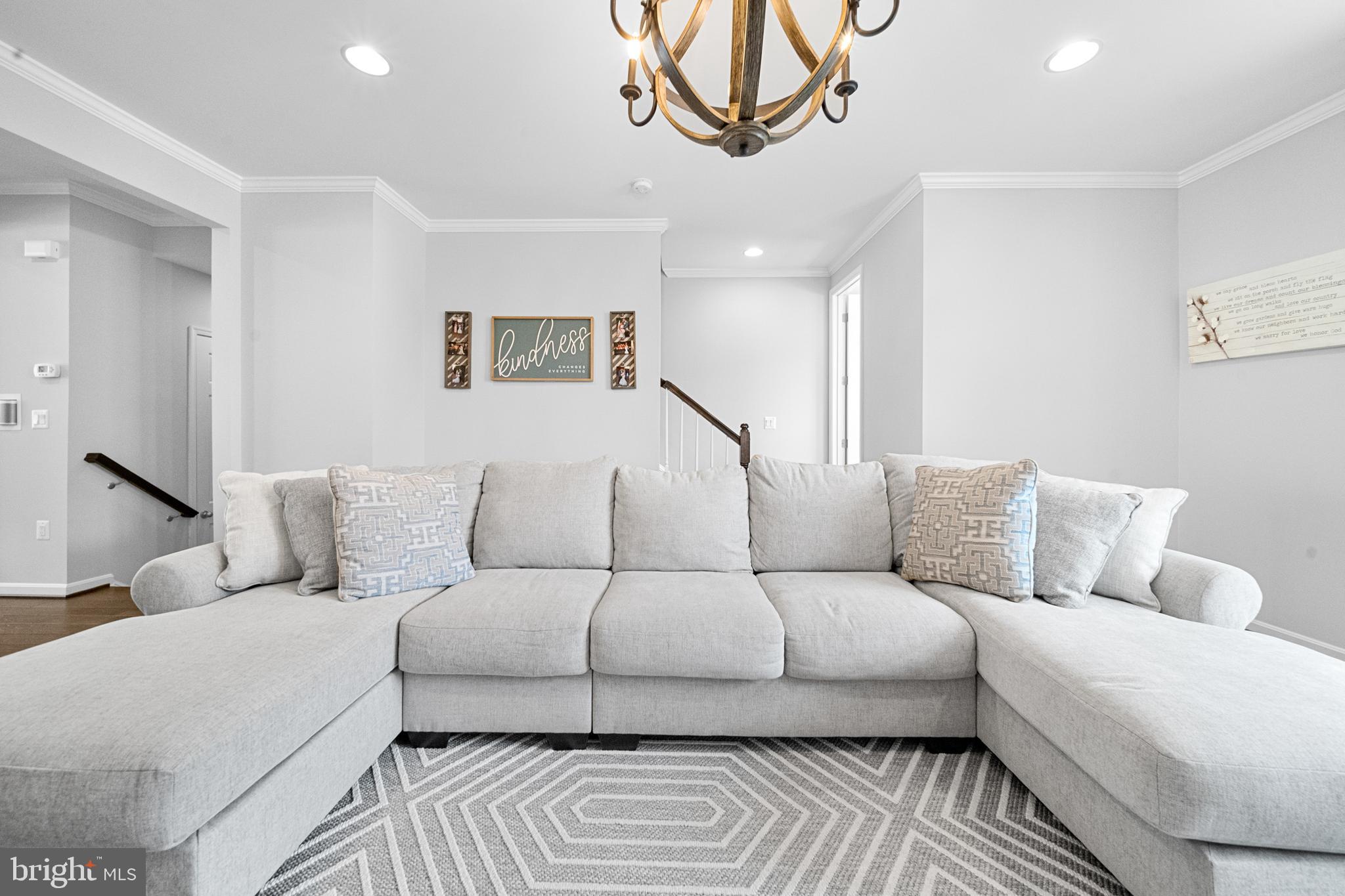 MADISON CRESCENT - Residential