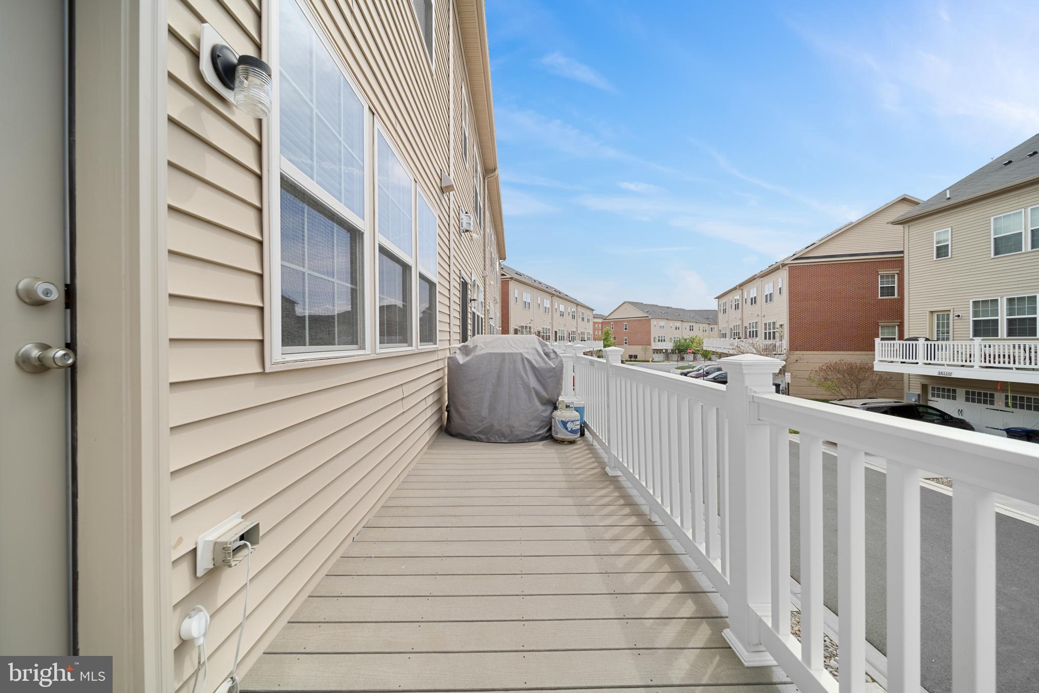 MADISON CRESCENT - Residential