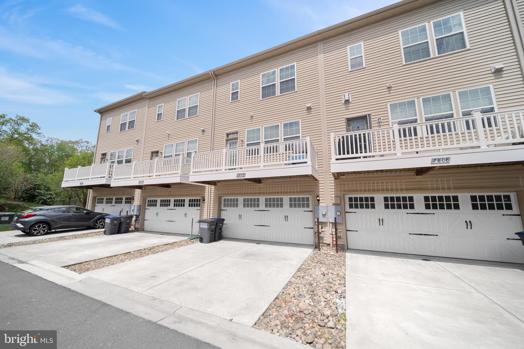 MADISON CRESCENT - Residential