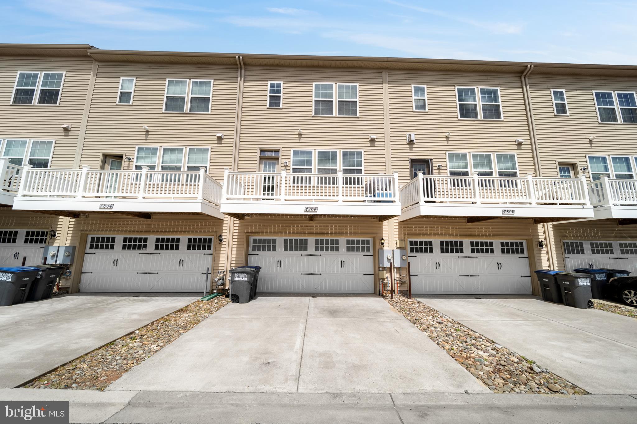 MADISON CRESCENT - Residential