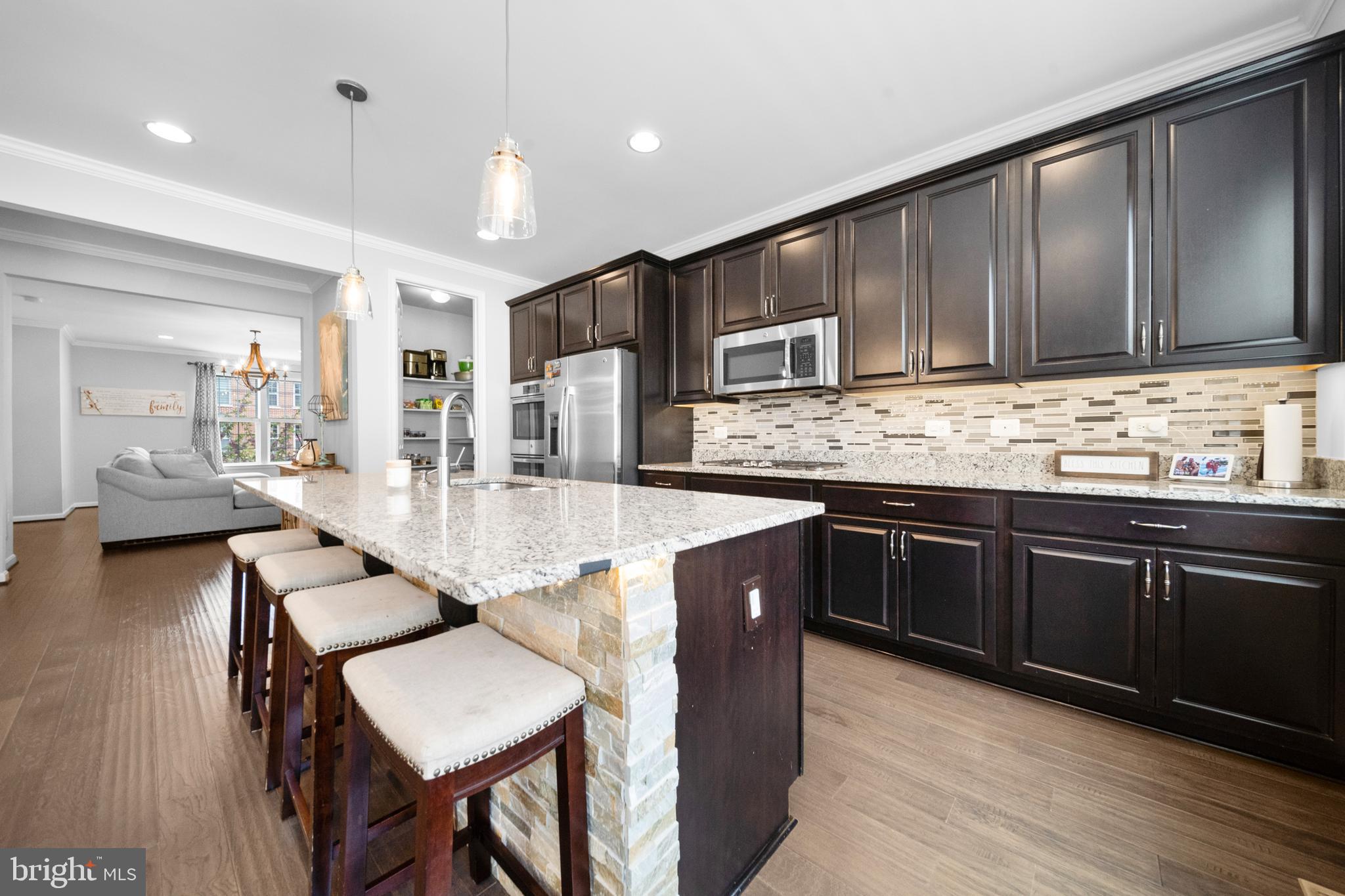 MADISON CRESCENT - Residential