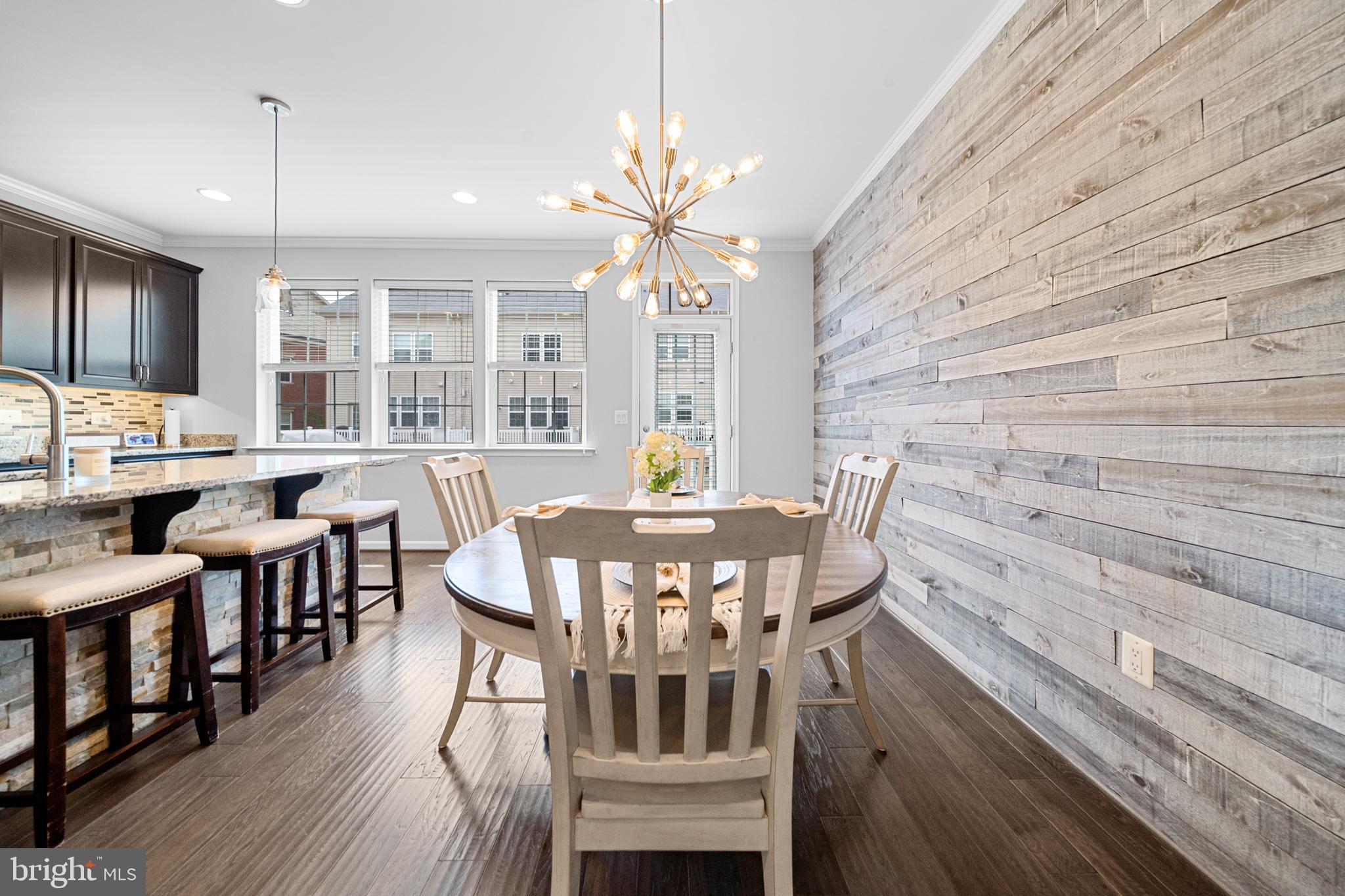 MADISON CRESCENT - Residential