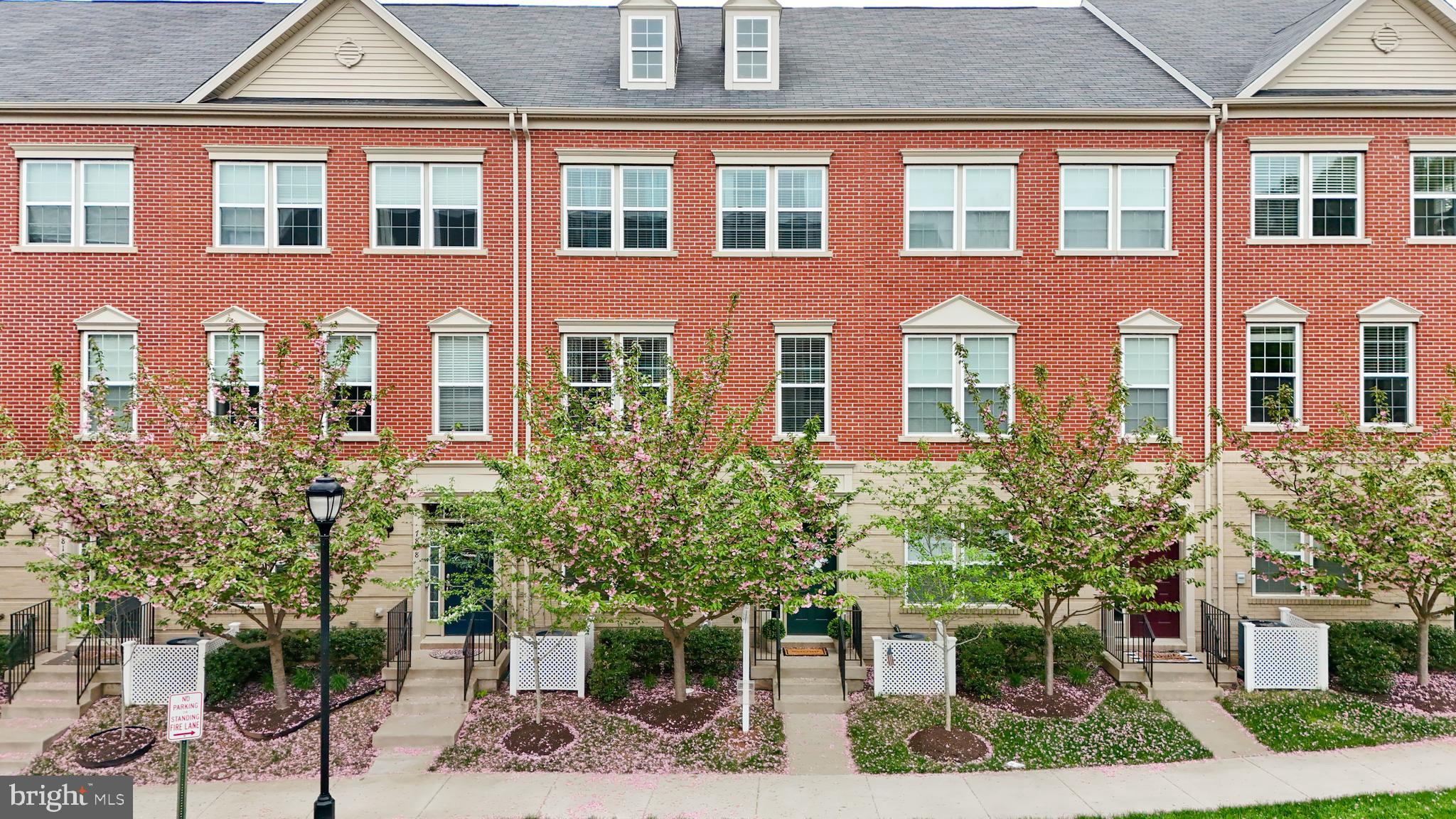 MADISON CRESCENT - Residential