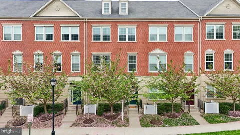 7806 Crescent Park Drive, Gainesville, VA MLS: VAPW2090858