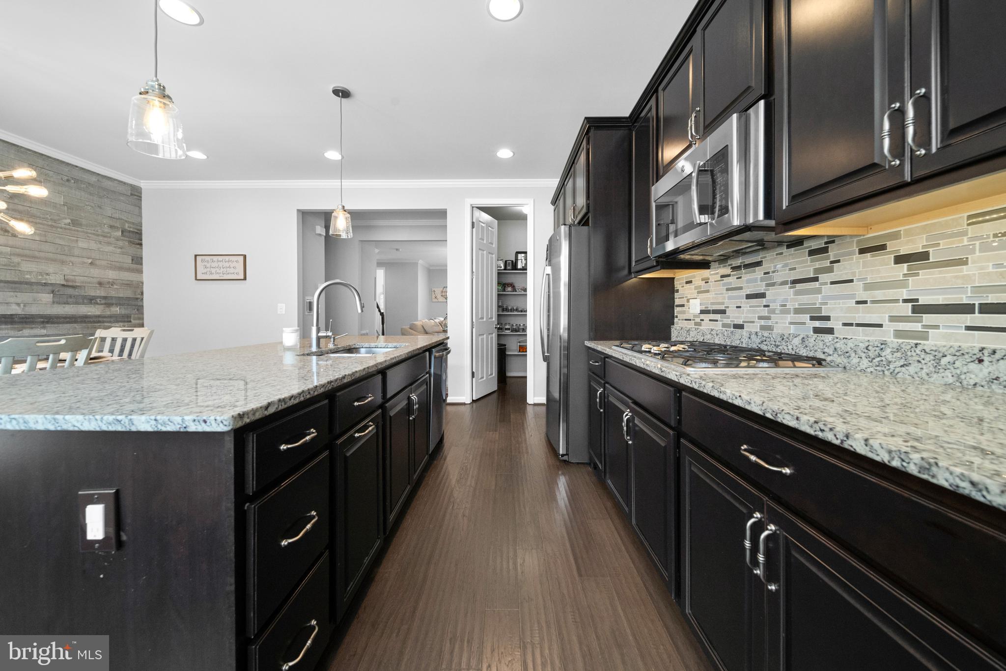 MADISON CRESCENT - Residential