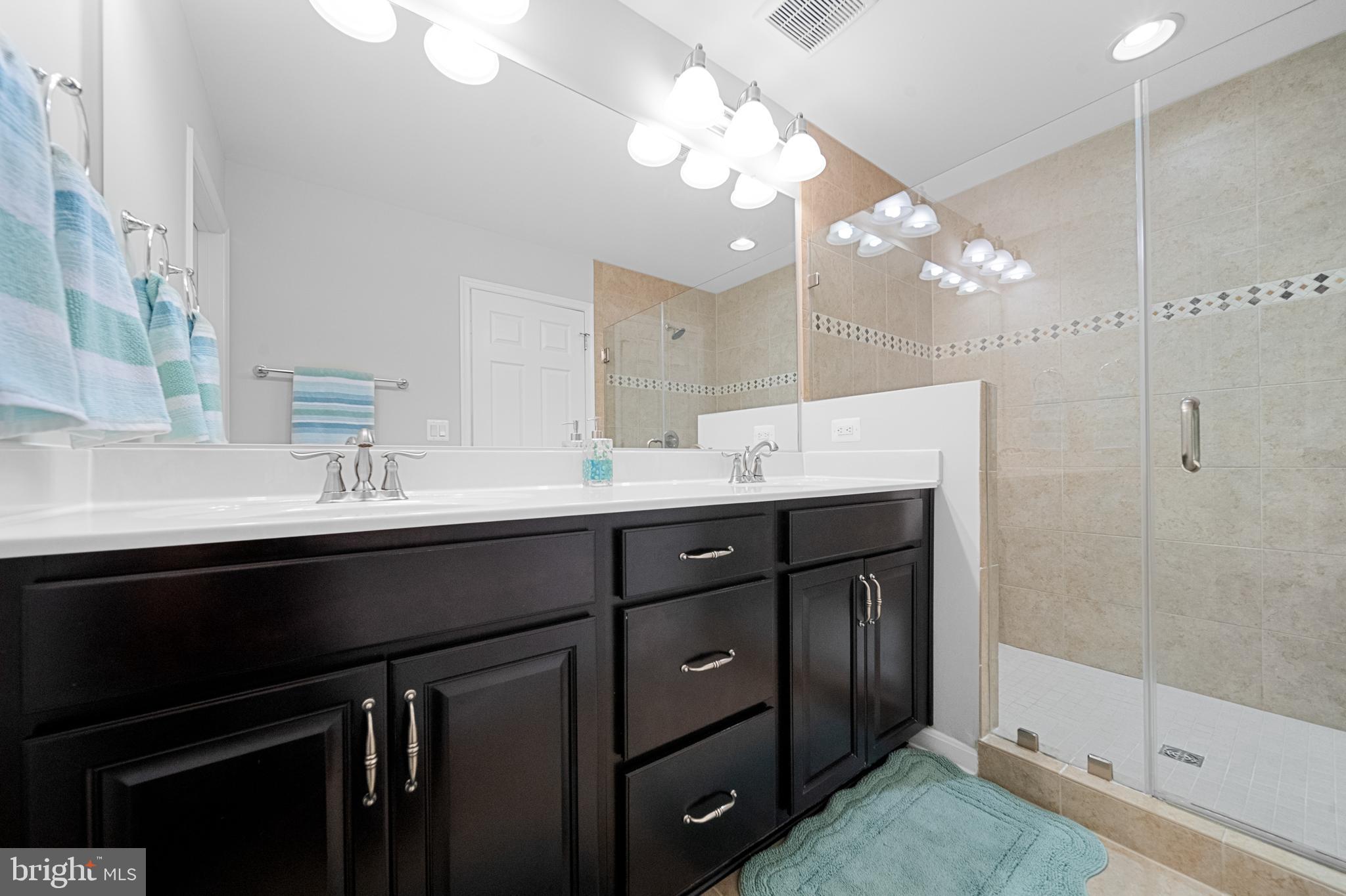 MADISON CRESCENT - Residential