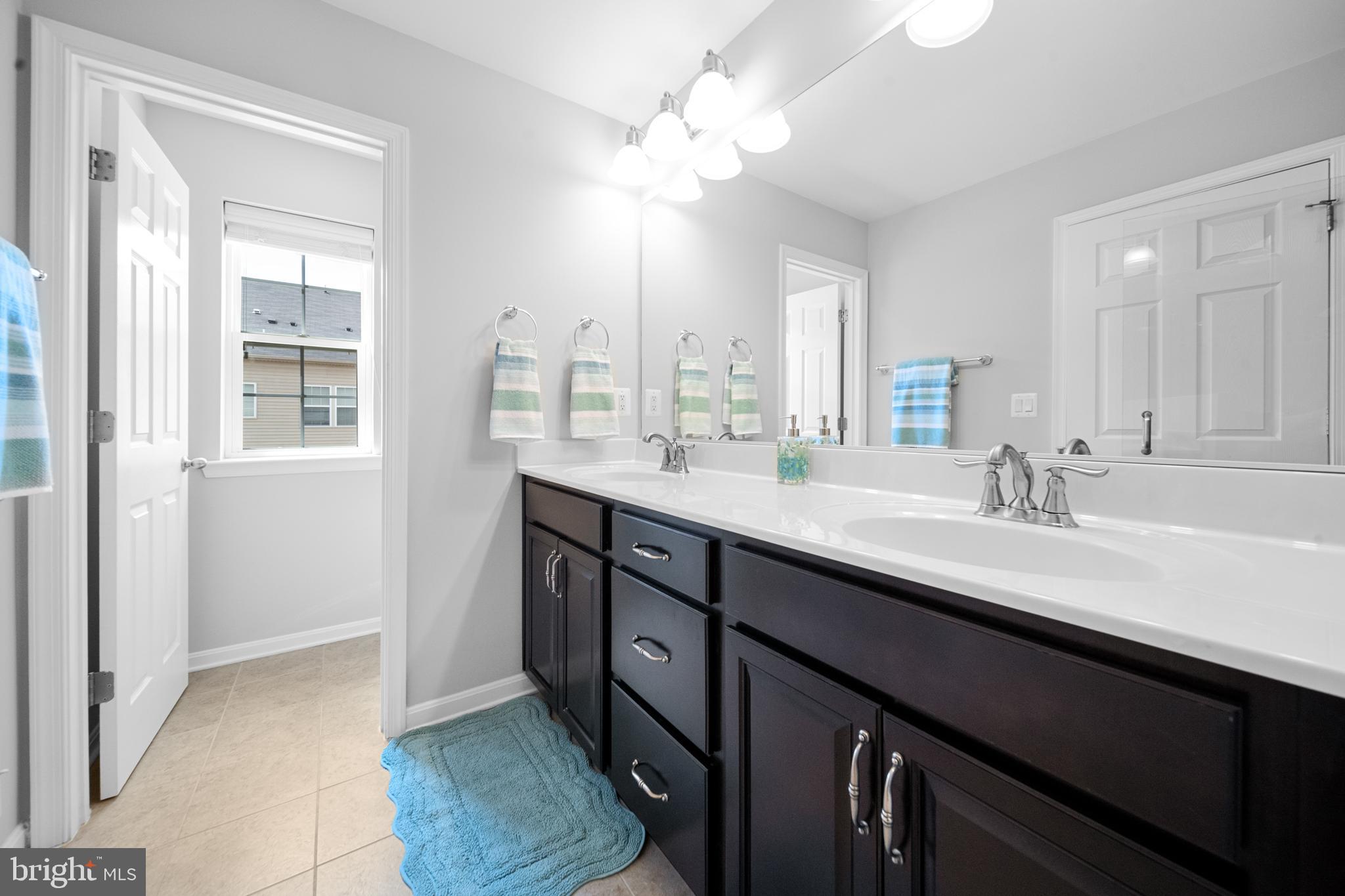 MADISON CRESCENT - Residential