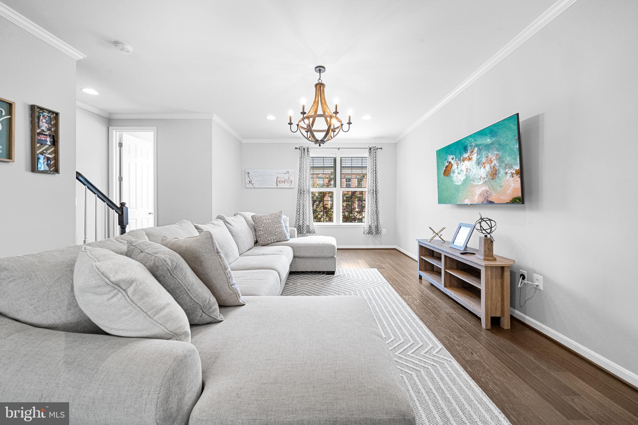 MADISON CRESCENT - Residential