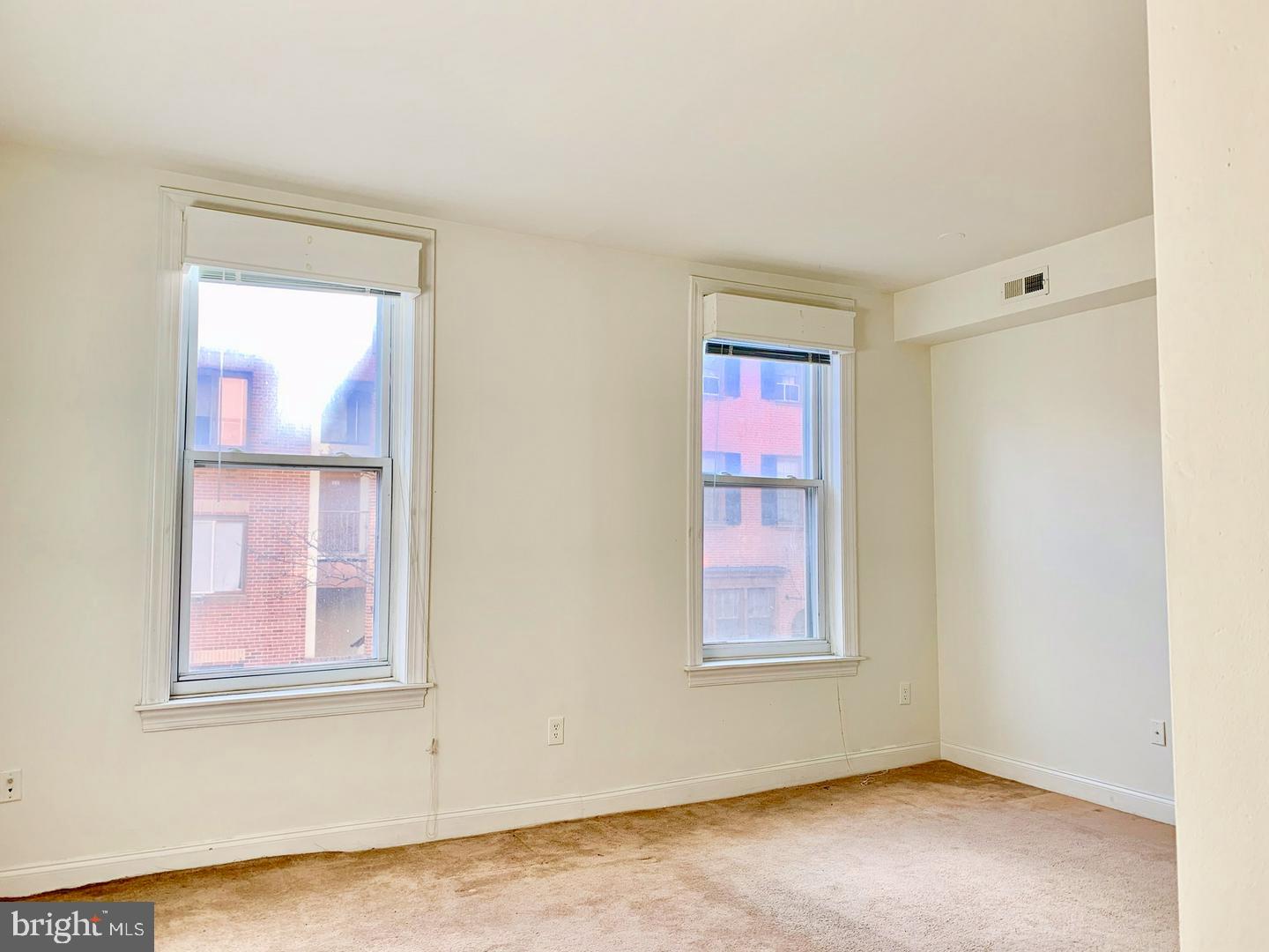 1211 LOCUST STREET 2F