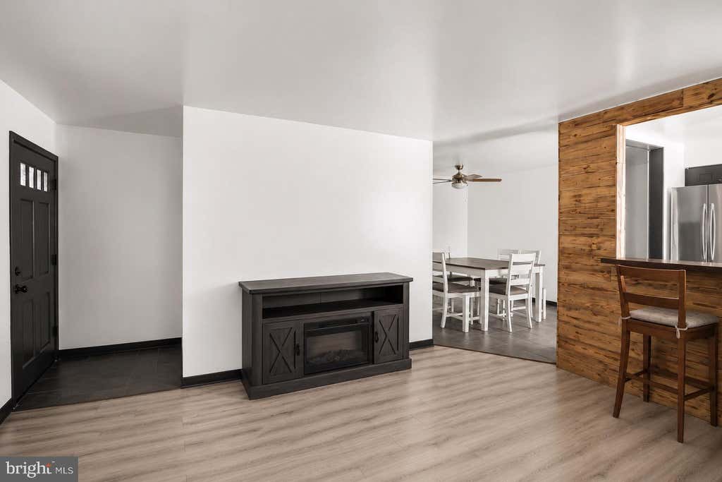 Photo of 13 Jefferson Square #E13, EDGEWATER PARK, NJ 08010 (MLS # NJBL2114510)