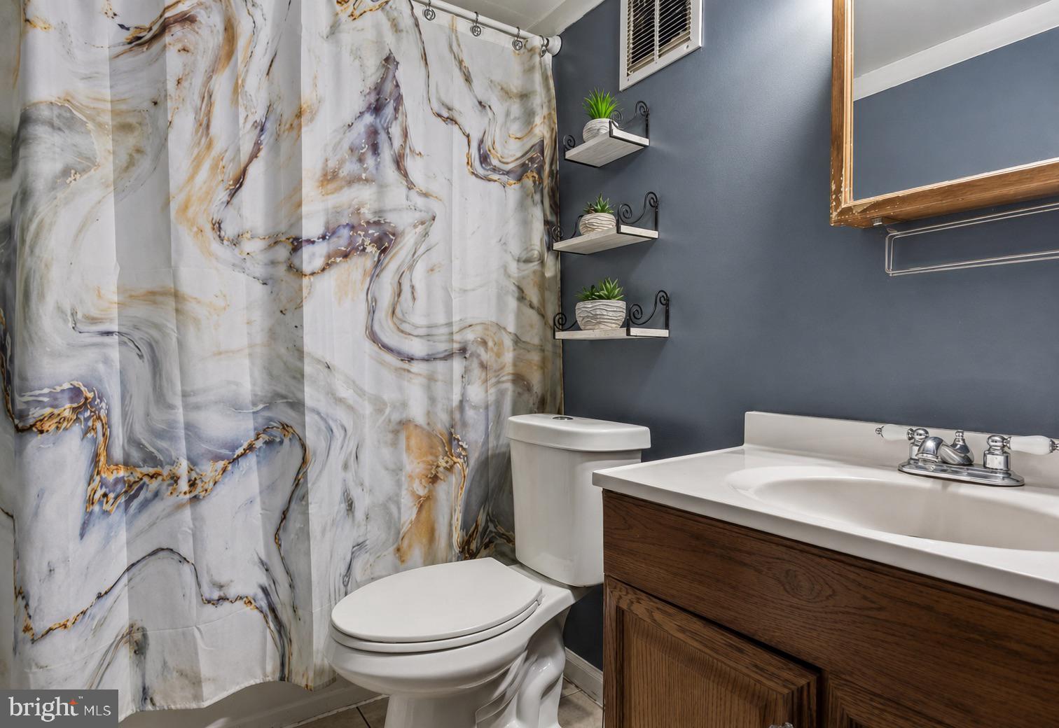 13 JEFFERSON SQUARE E13