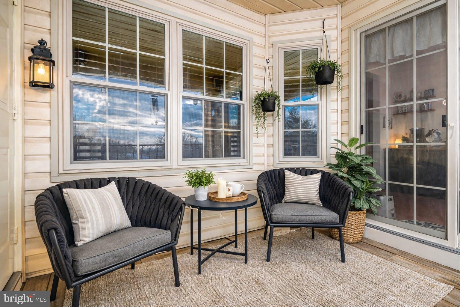 THE POND - Residential