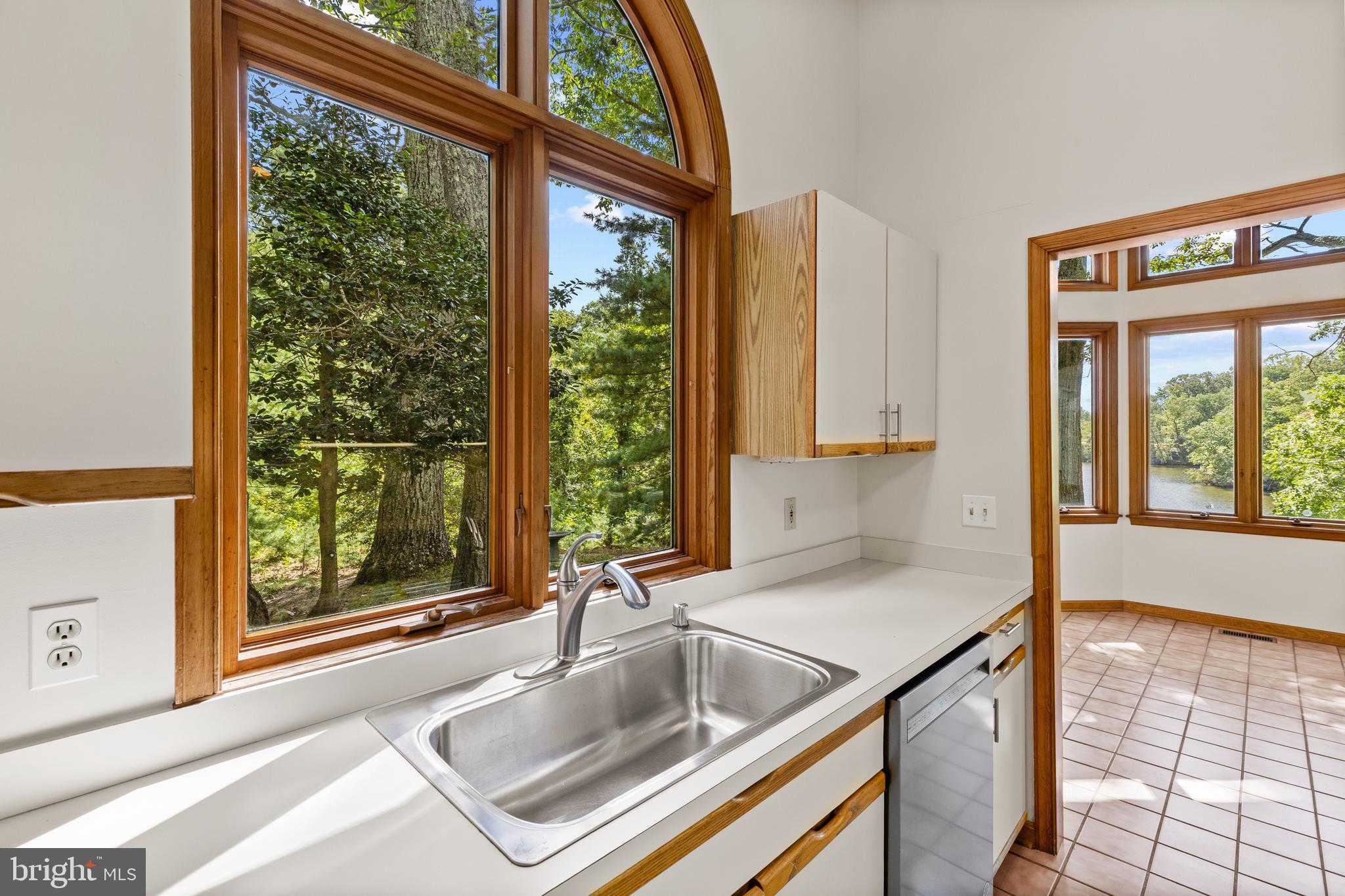 WALLACE MANOR - Residential