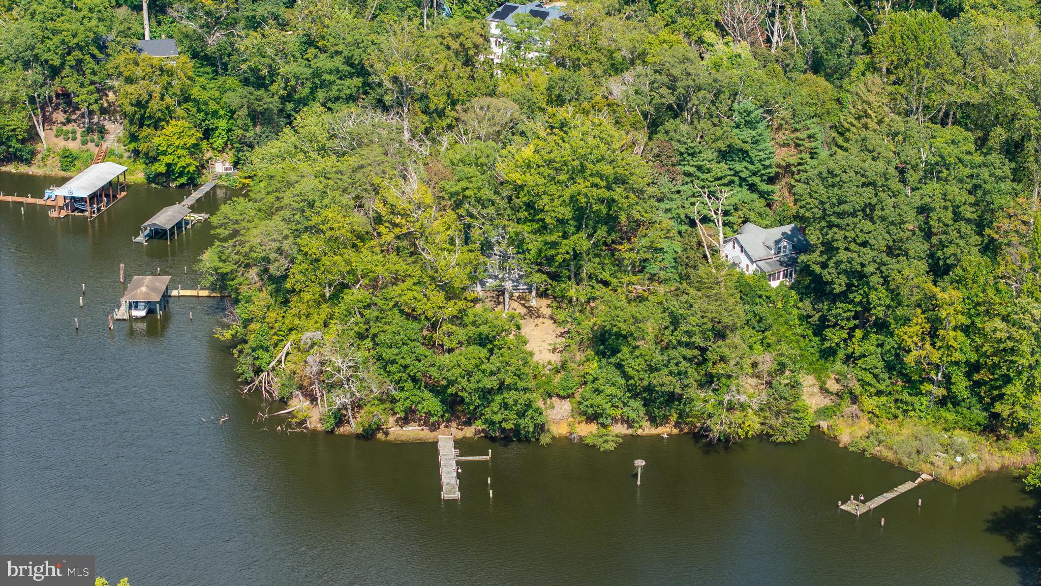 WALLACE MANOR - Residential