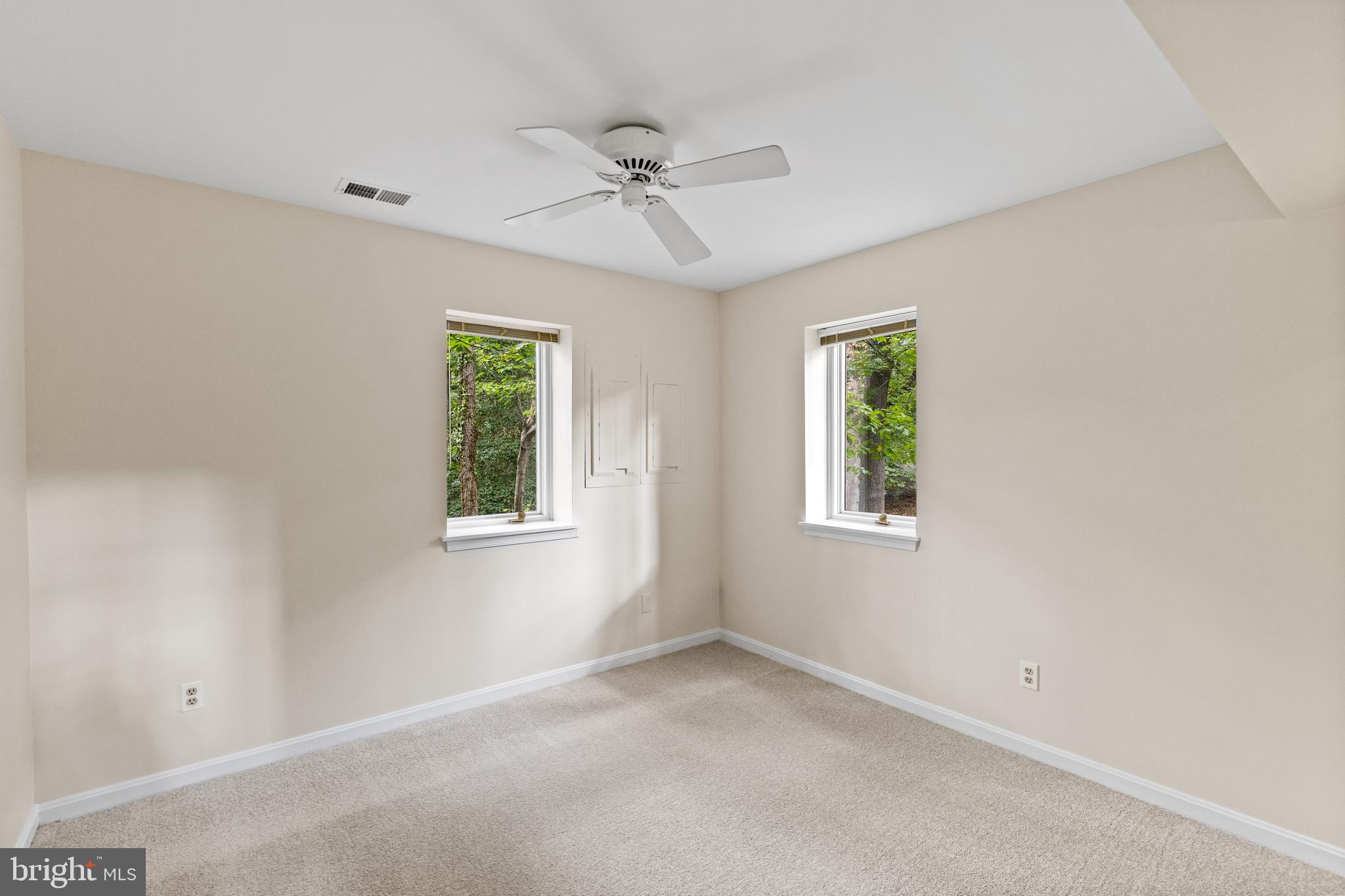 WALLACE MANOR - Residential