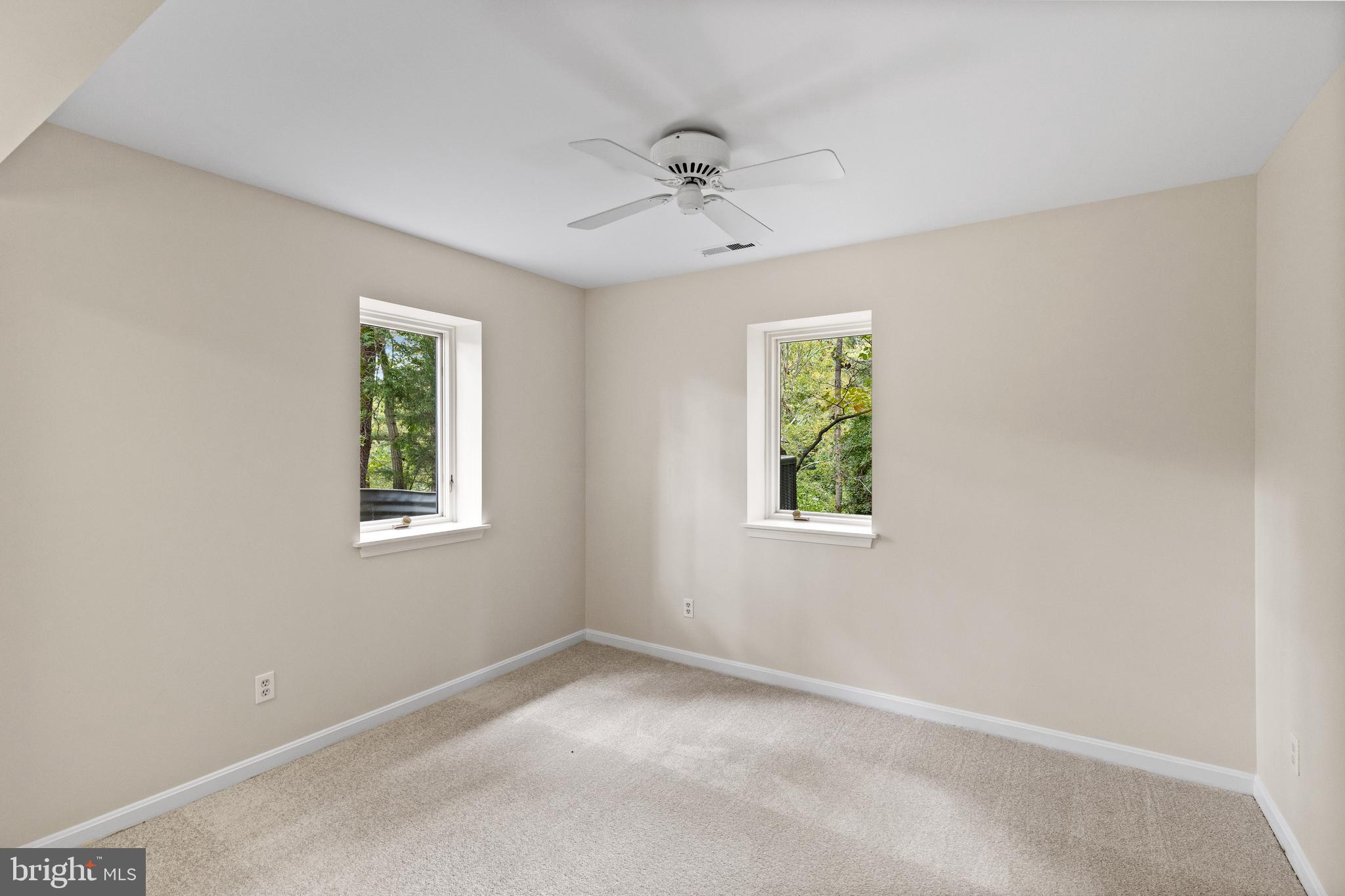 WALLACE MANOR - Residential