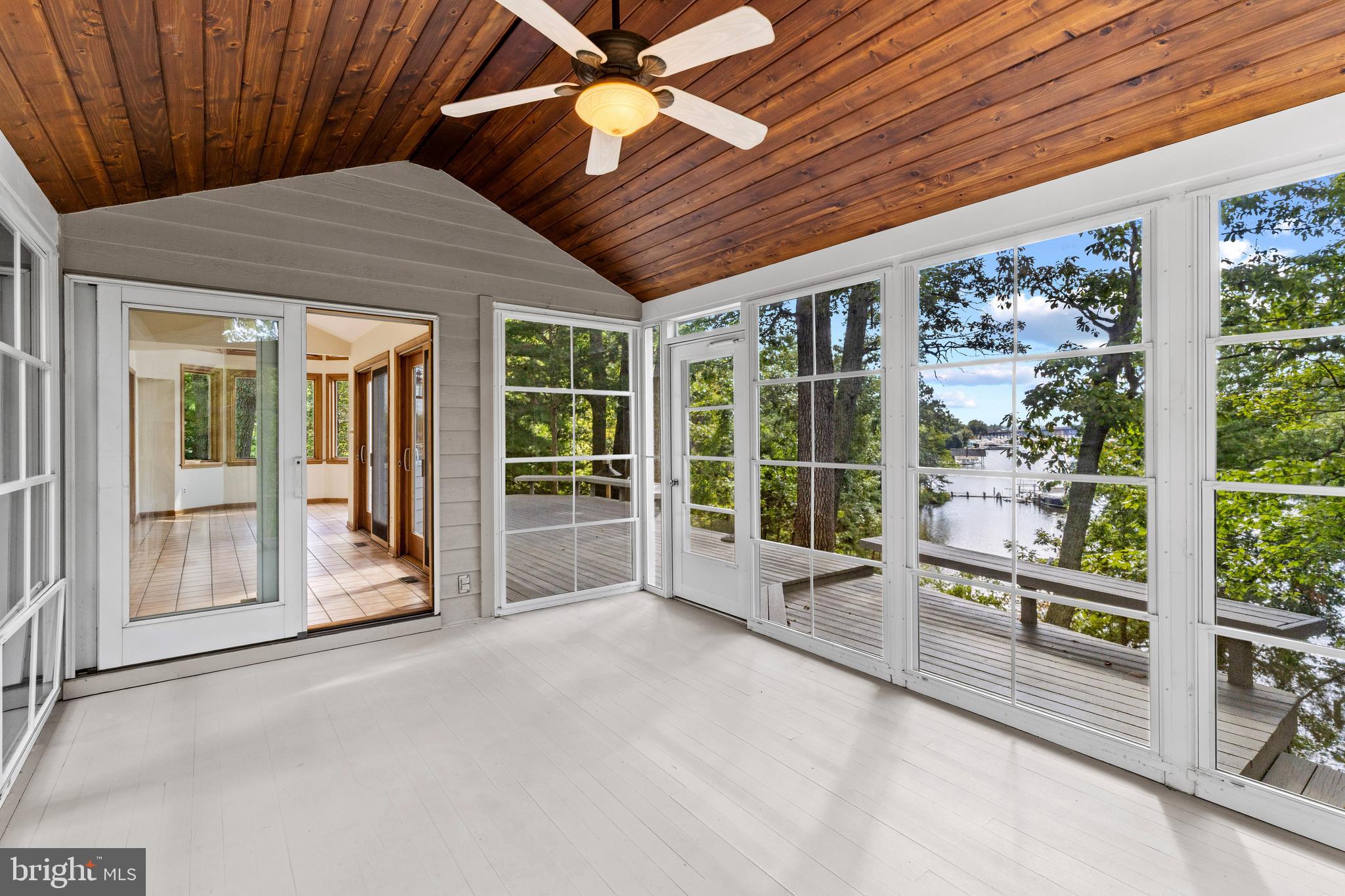 WALLACE MANOR - Residential