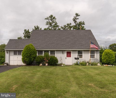 Homes For Sale - 77 Cardinal Road<br/> LEVITTOWN, PA 19057