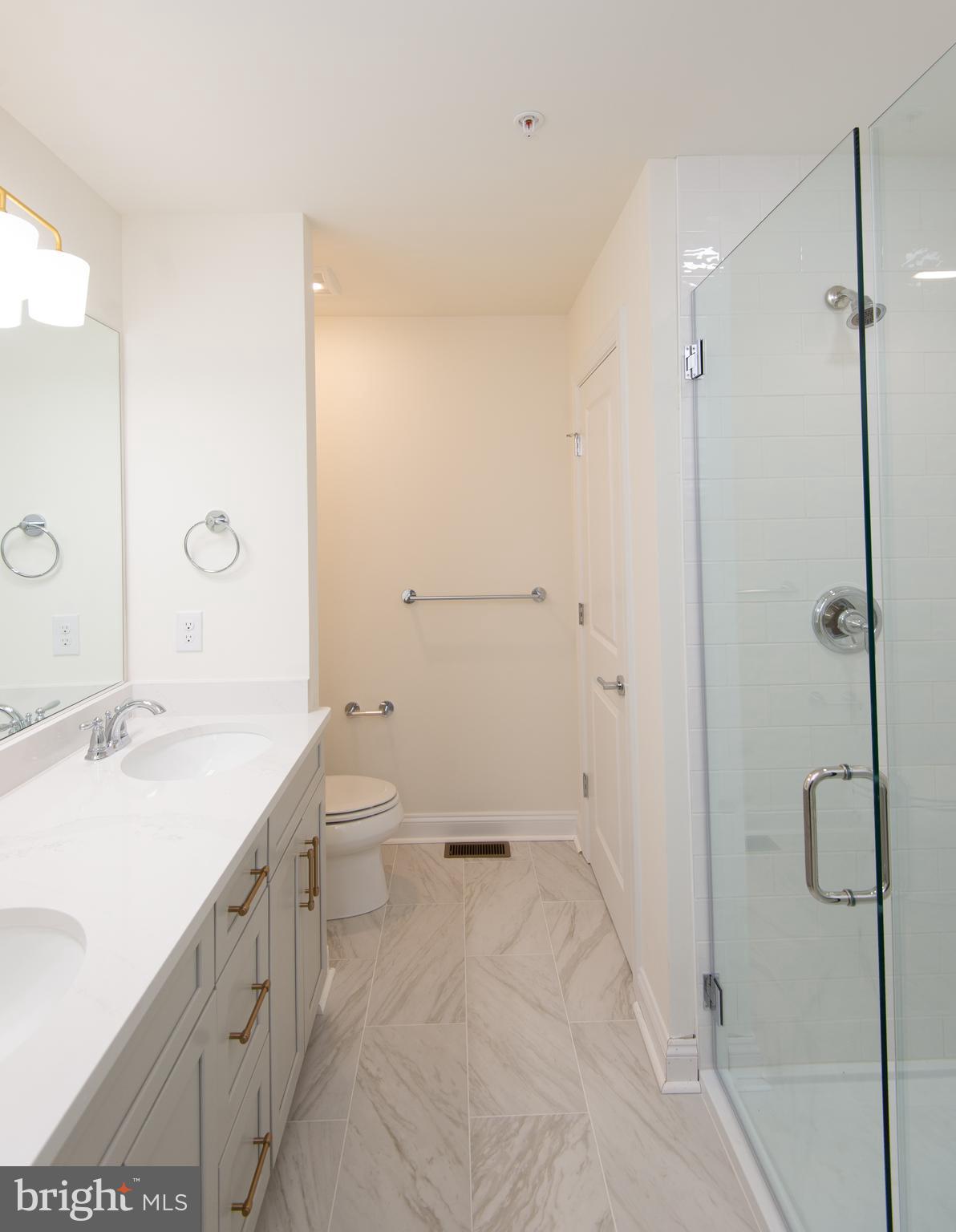 DIXON SQUARE - Residential