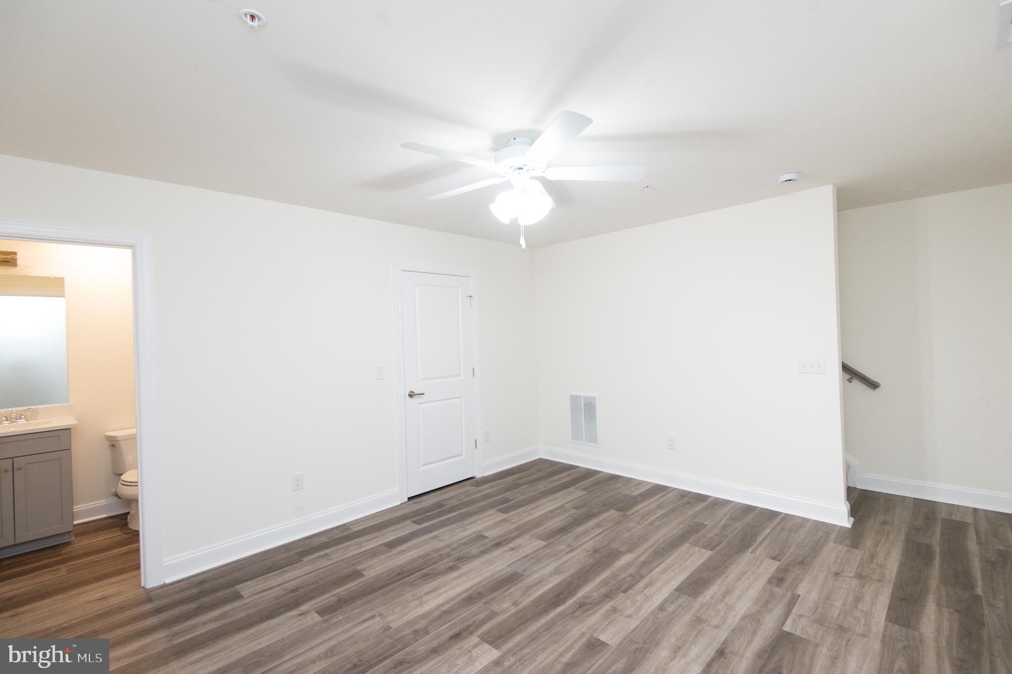 DIXON SQUARE - Residential