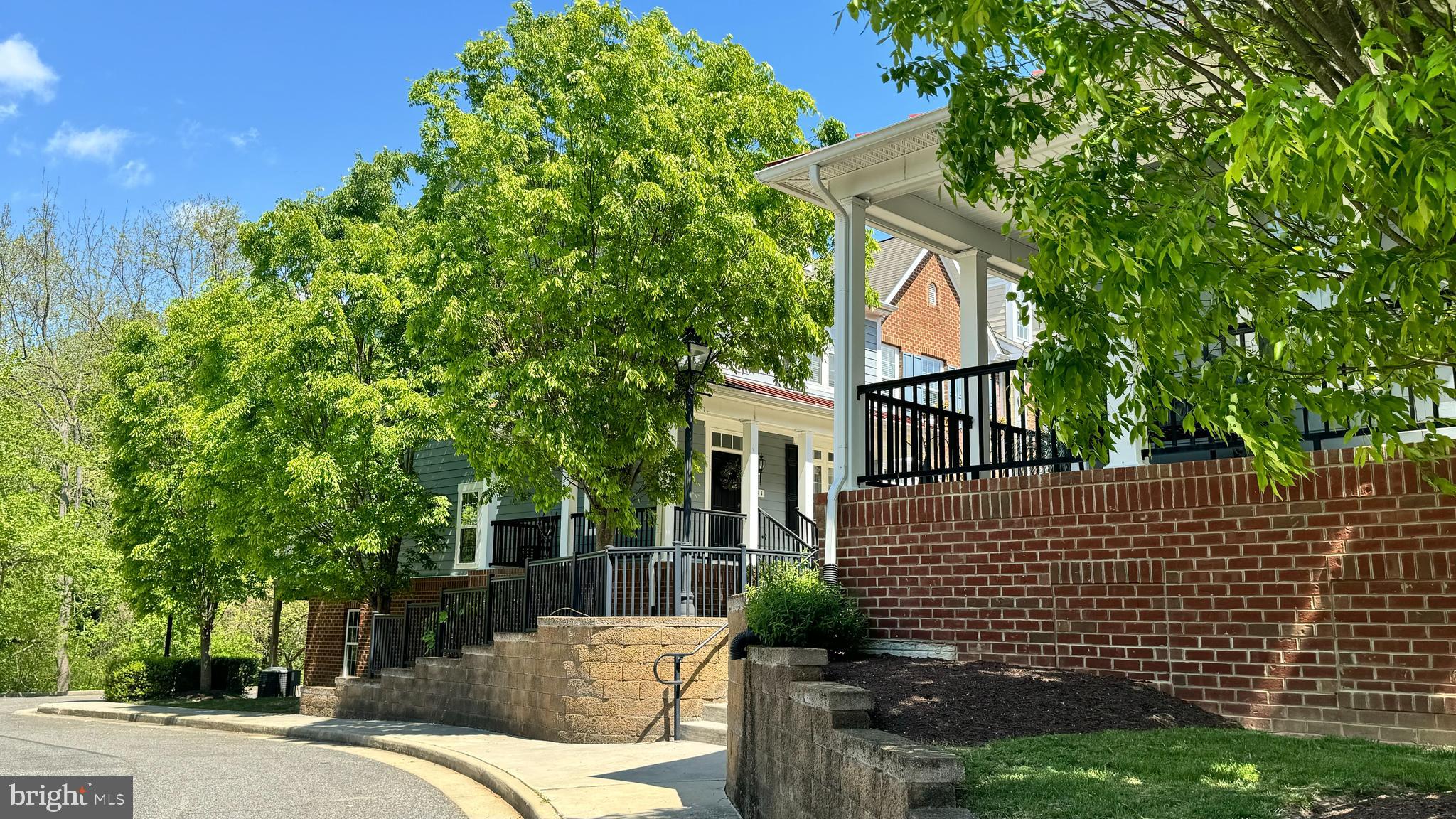 DIXON SQUARE - Residential