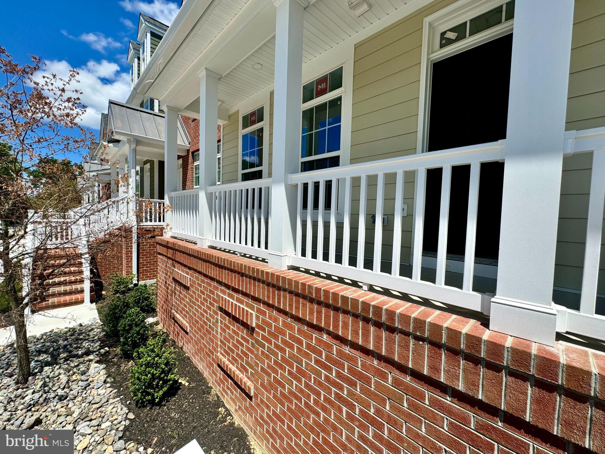 300 DIXON STREET 201