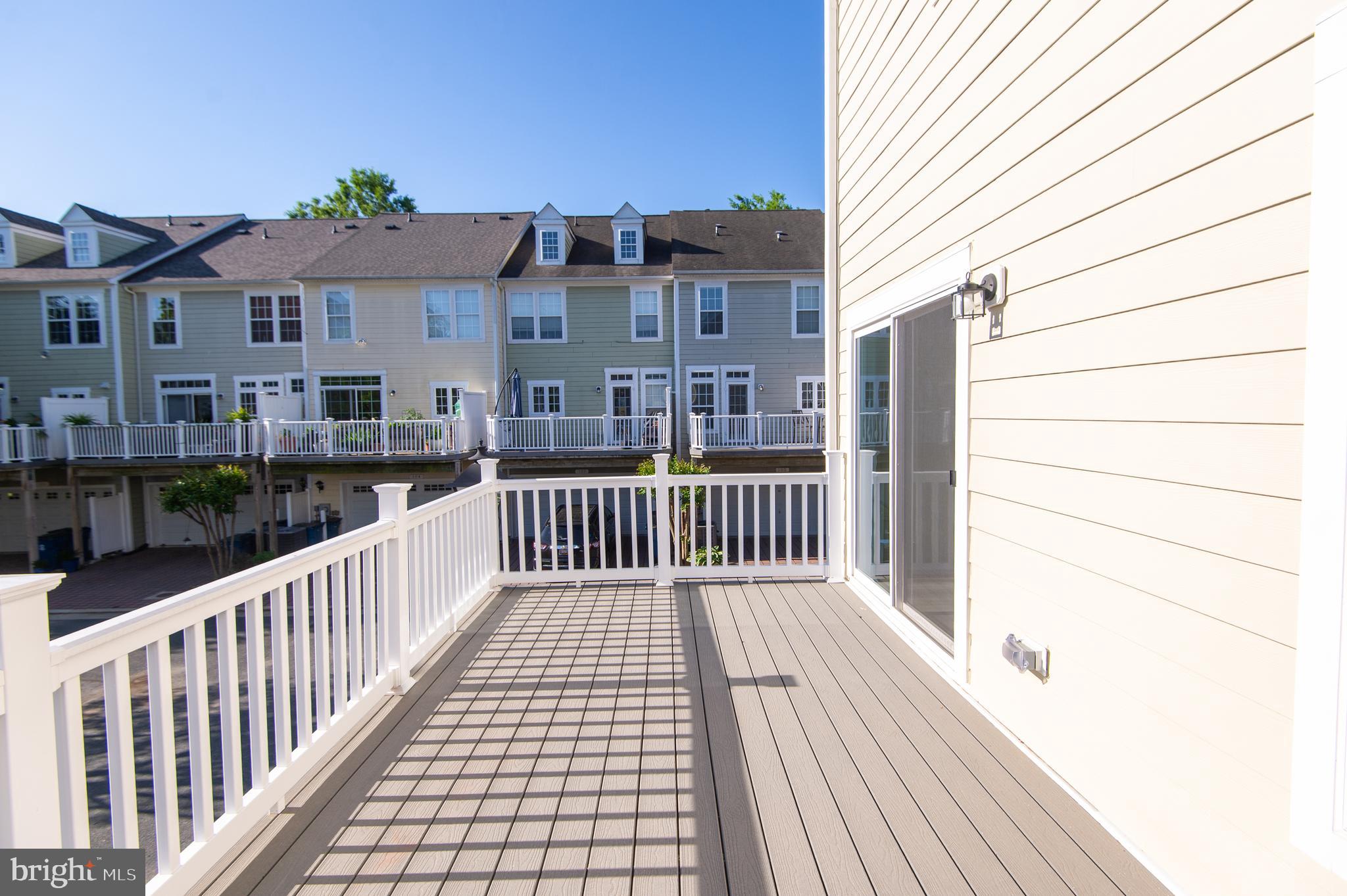 DIXON SQUARE - Residential