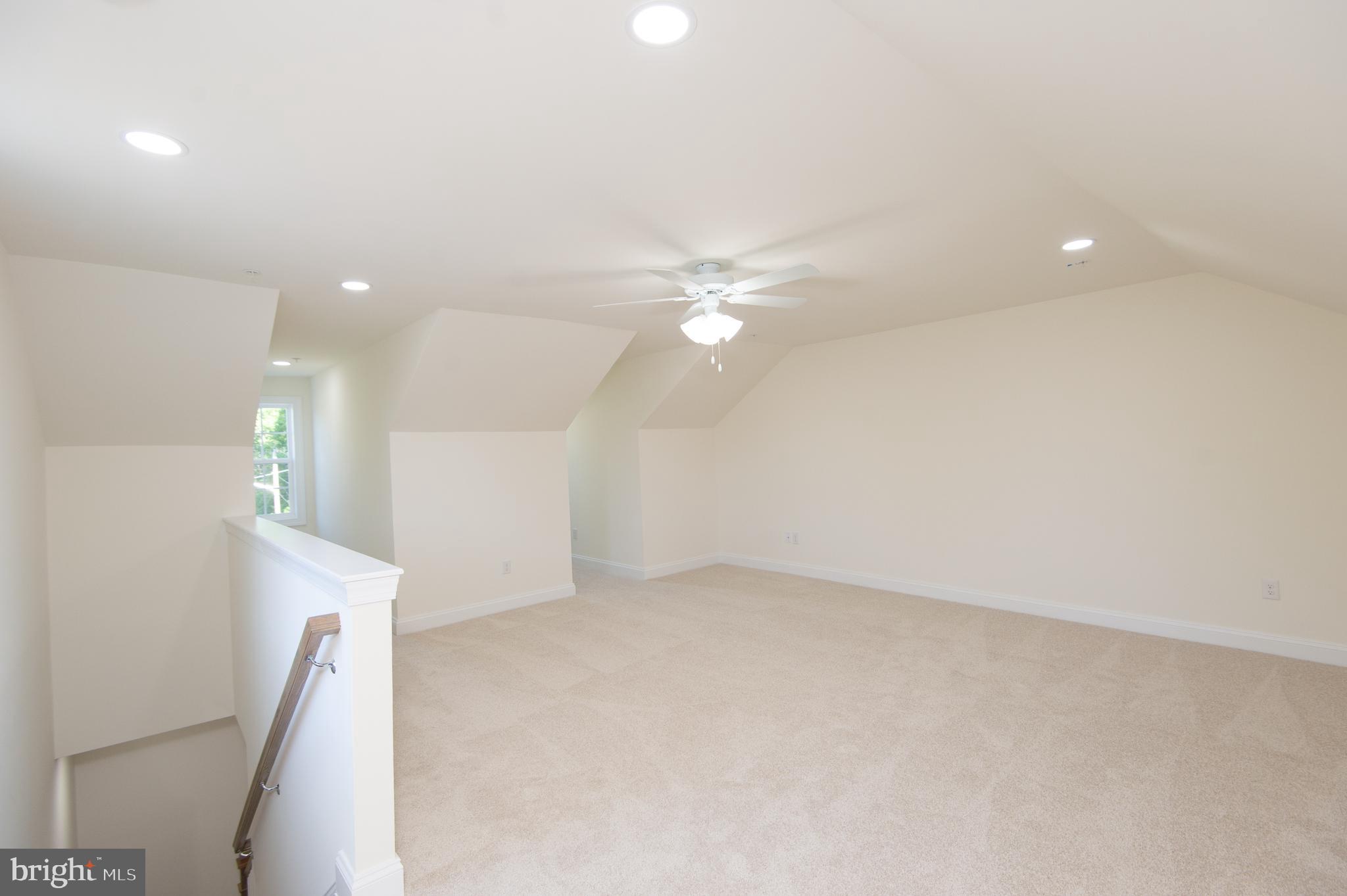 DIXON SQUARE - Residential