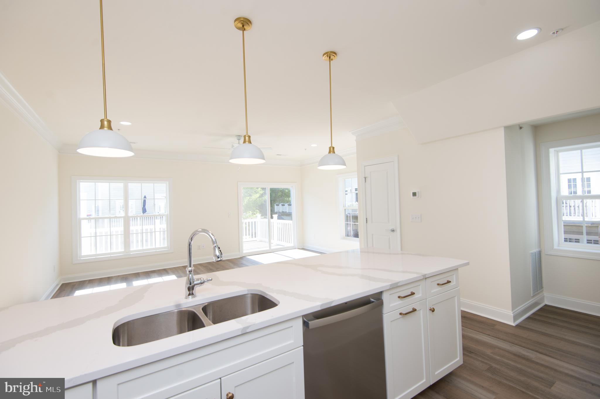 DIXON SQUARE - Residential