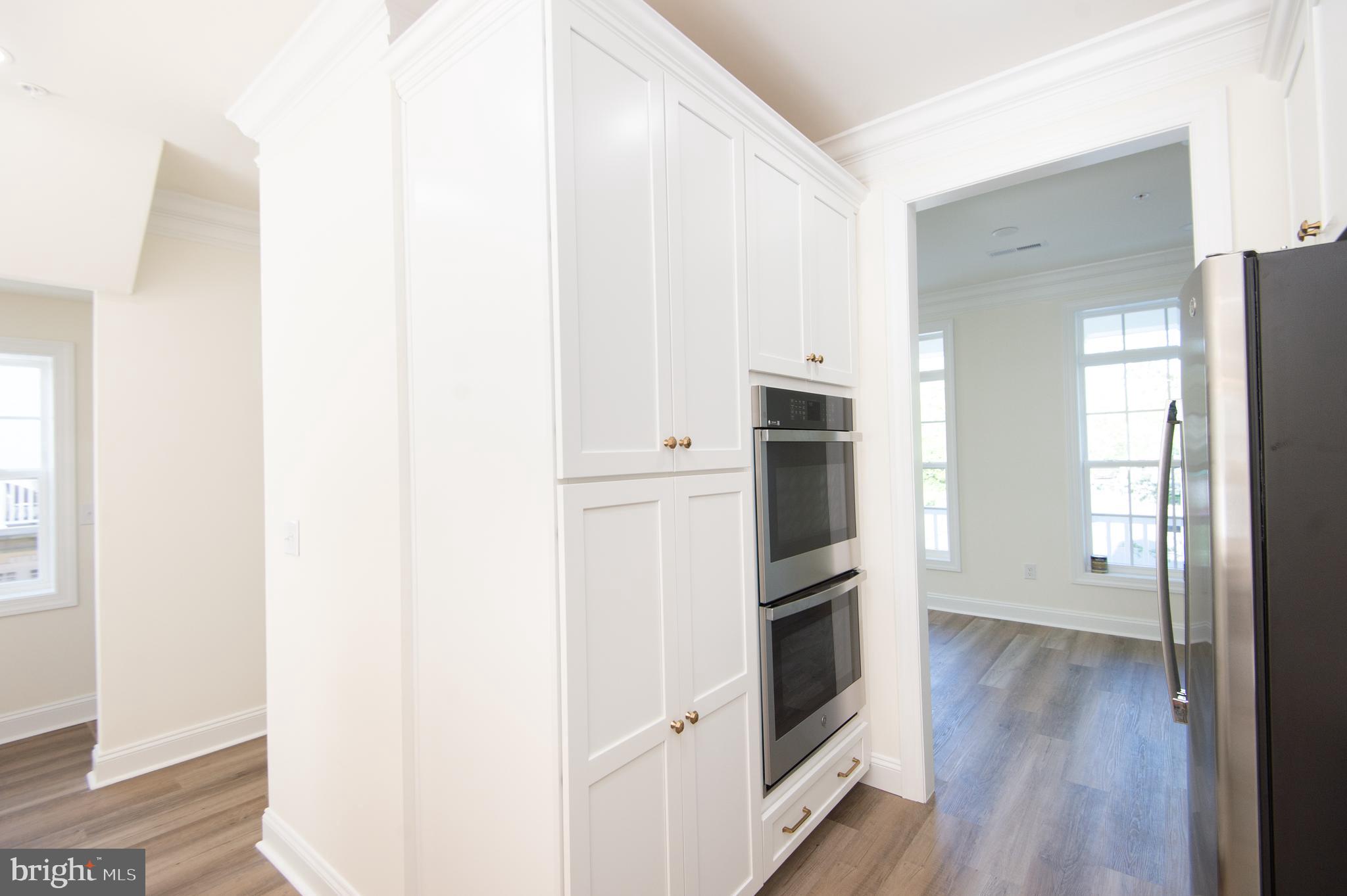 DIXON SQUARE - Residential