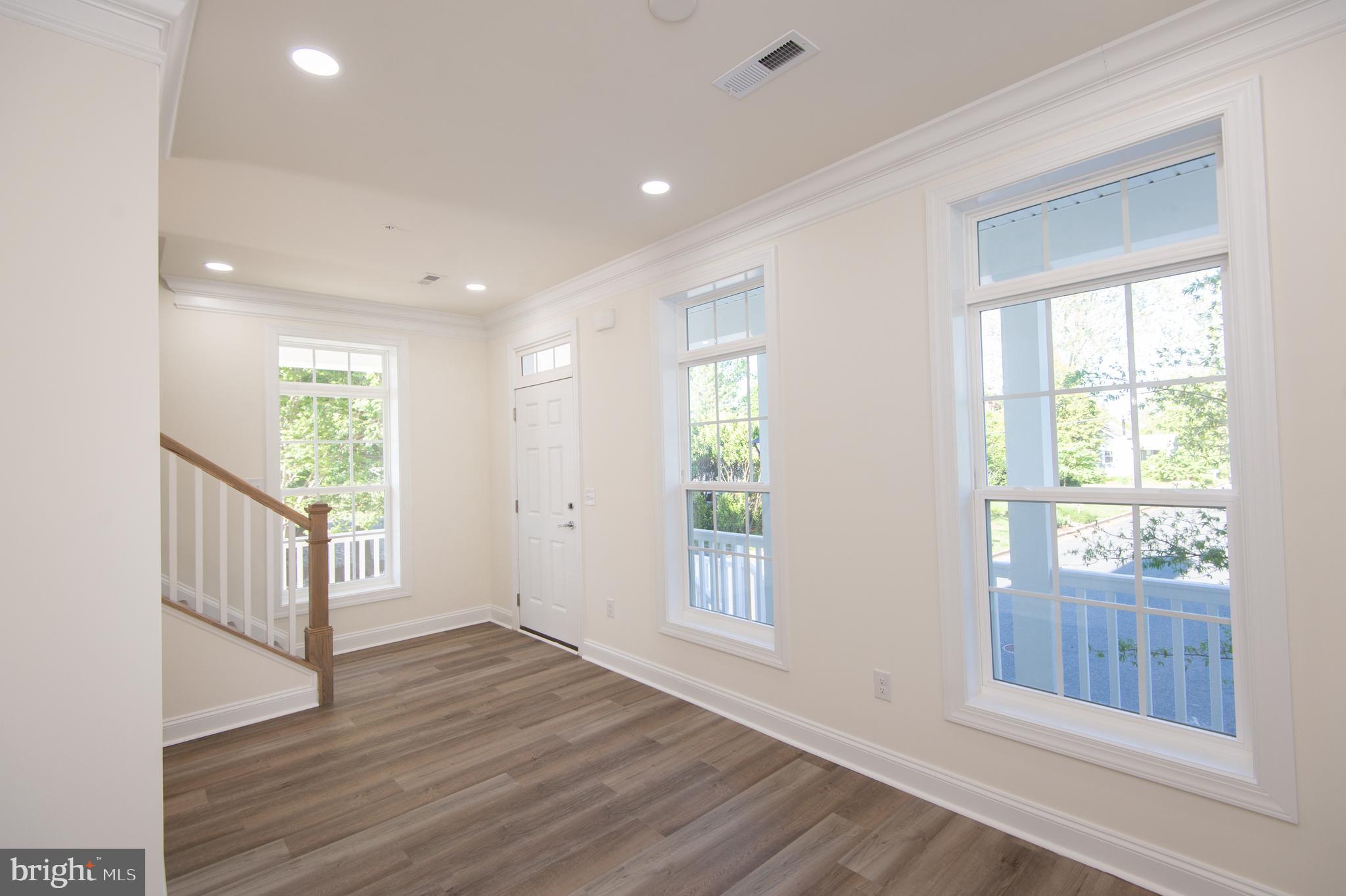 DIXON SQUARE - Residential