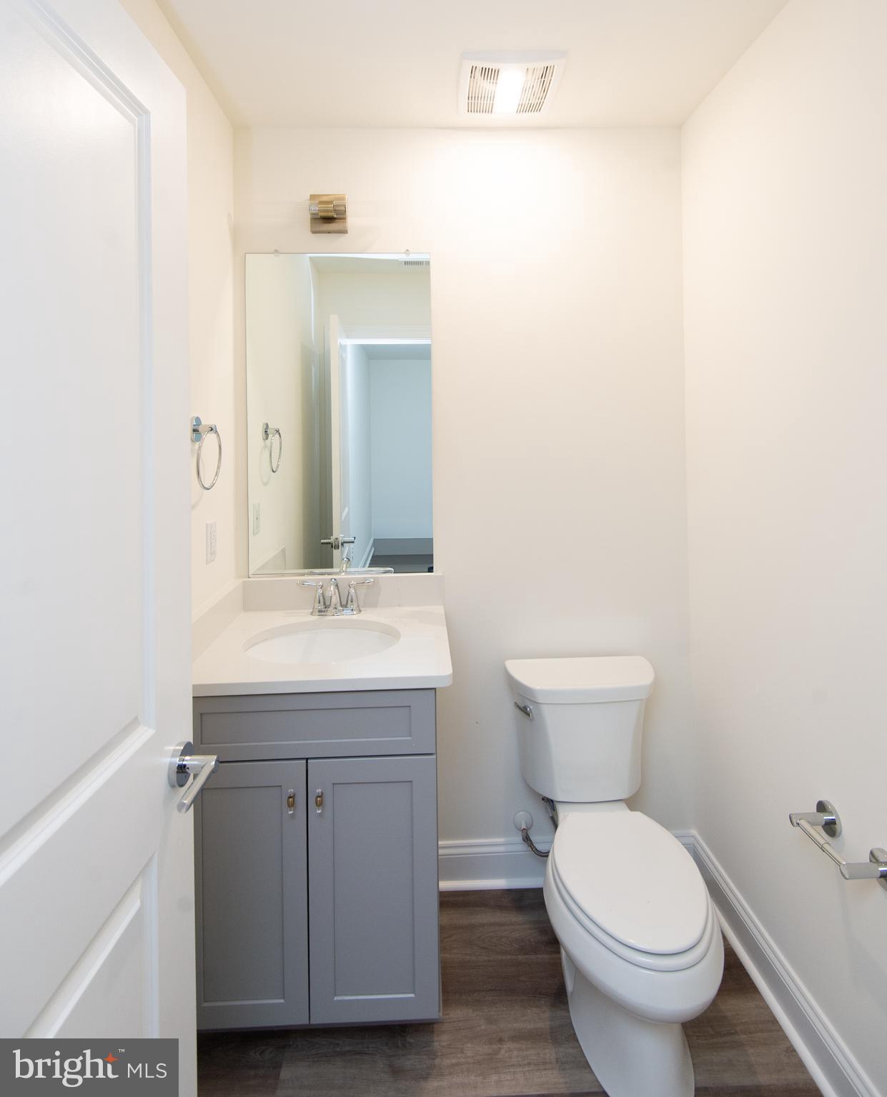 DIXON SQUARE - Residential