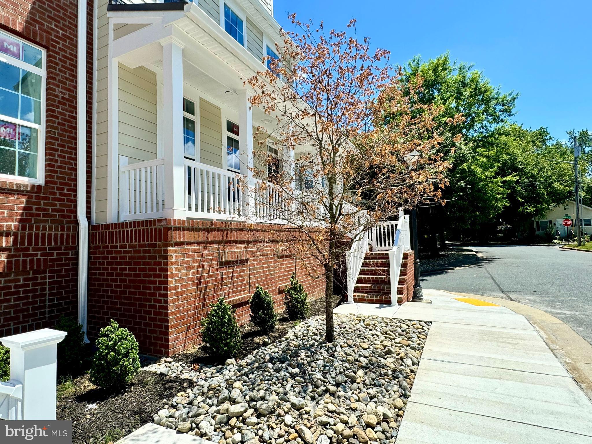 300 DIXON STREET 201