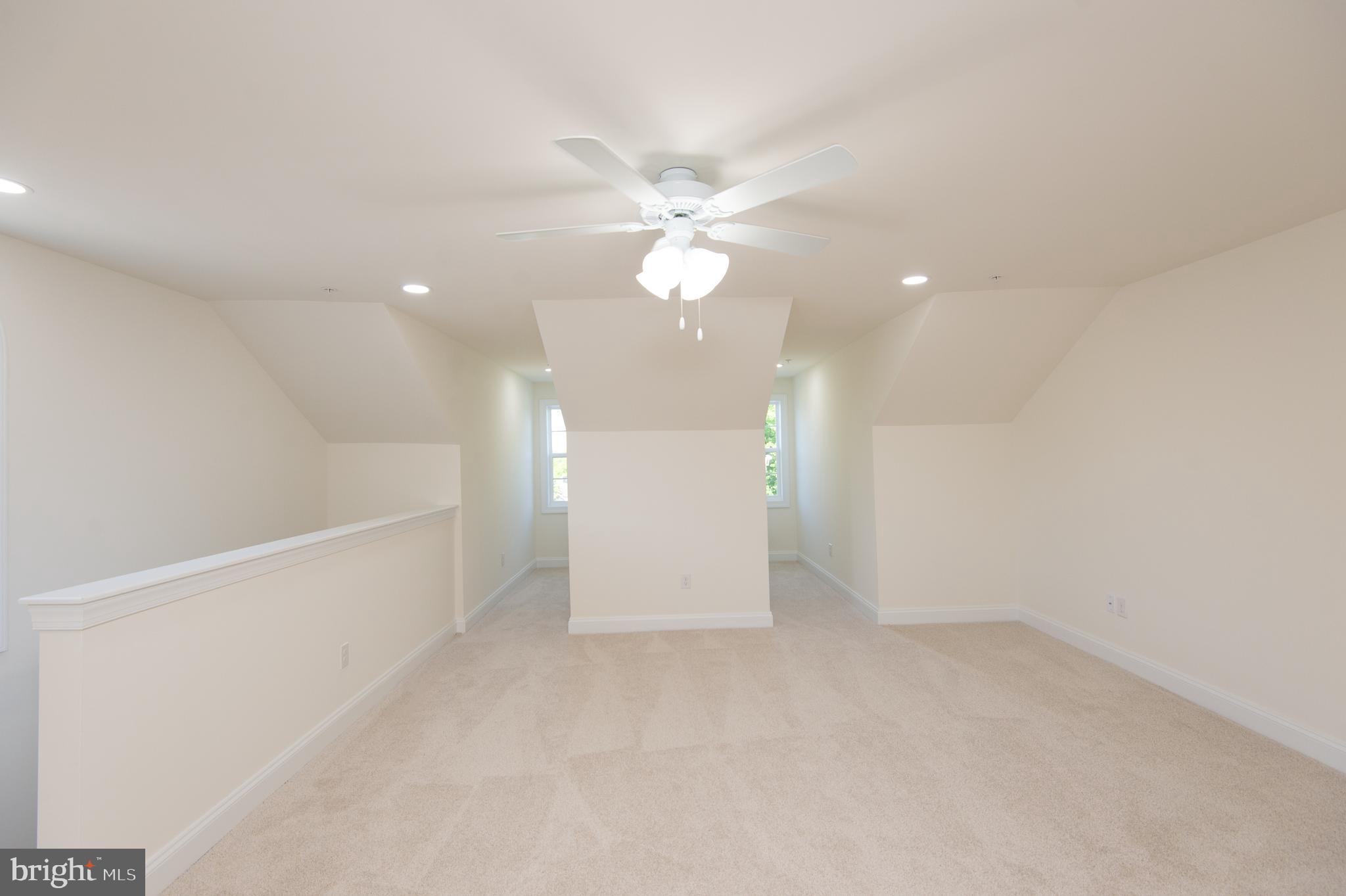 DIXON SQUARE - Residential